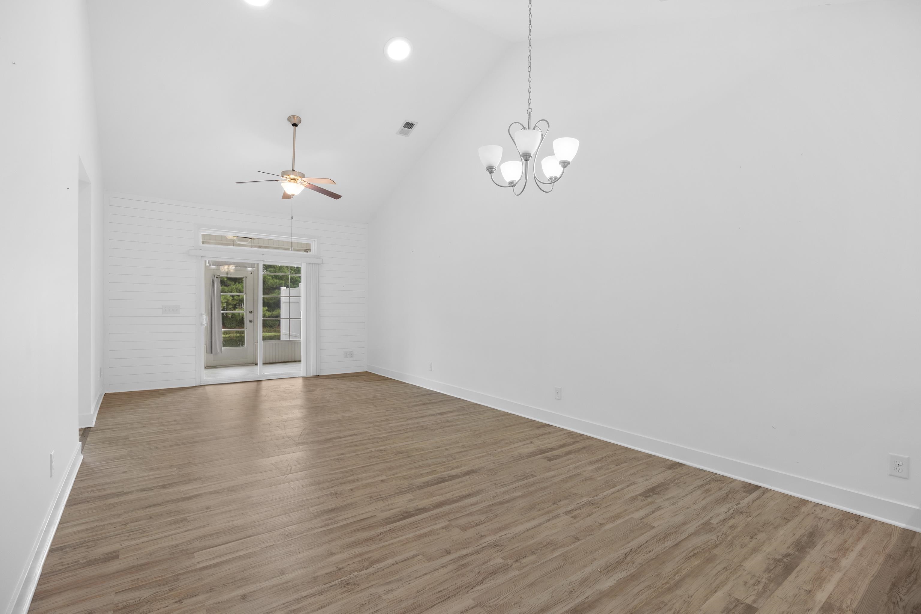 1533 Palmina Loop Property Photo 20
