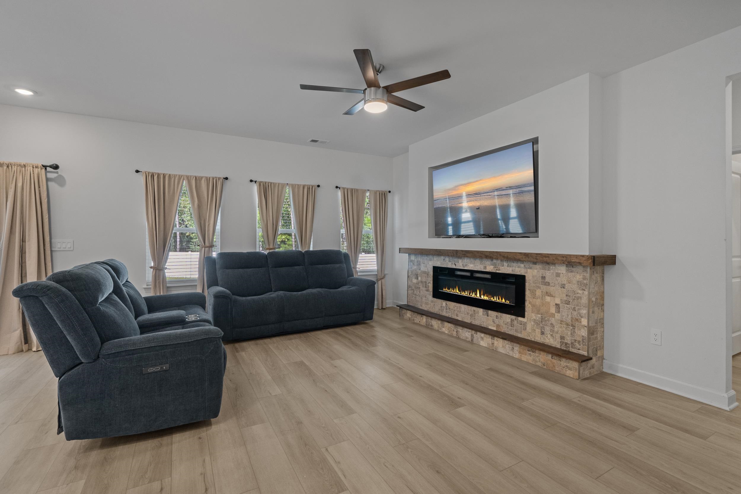 6014 Mandrake Ct. Property Photo 13