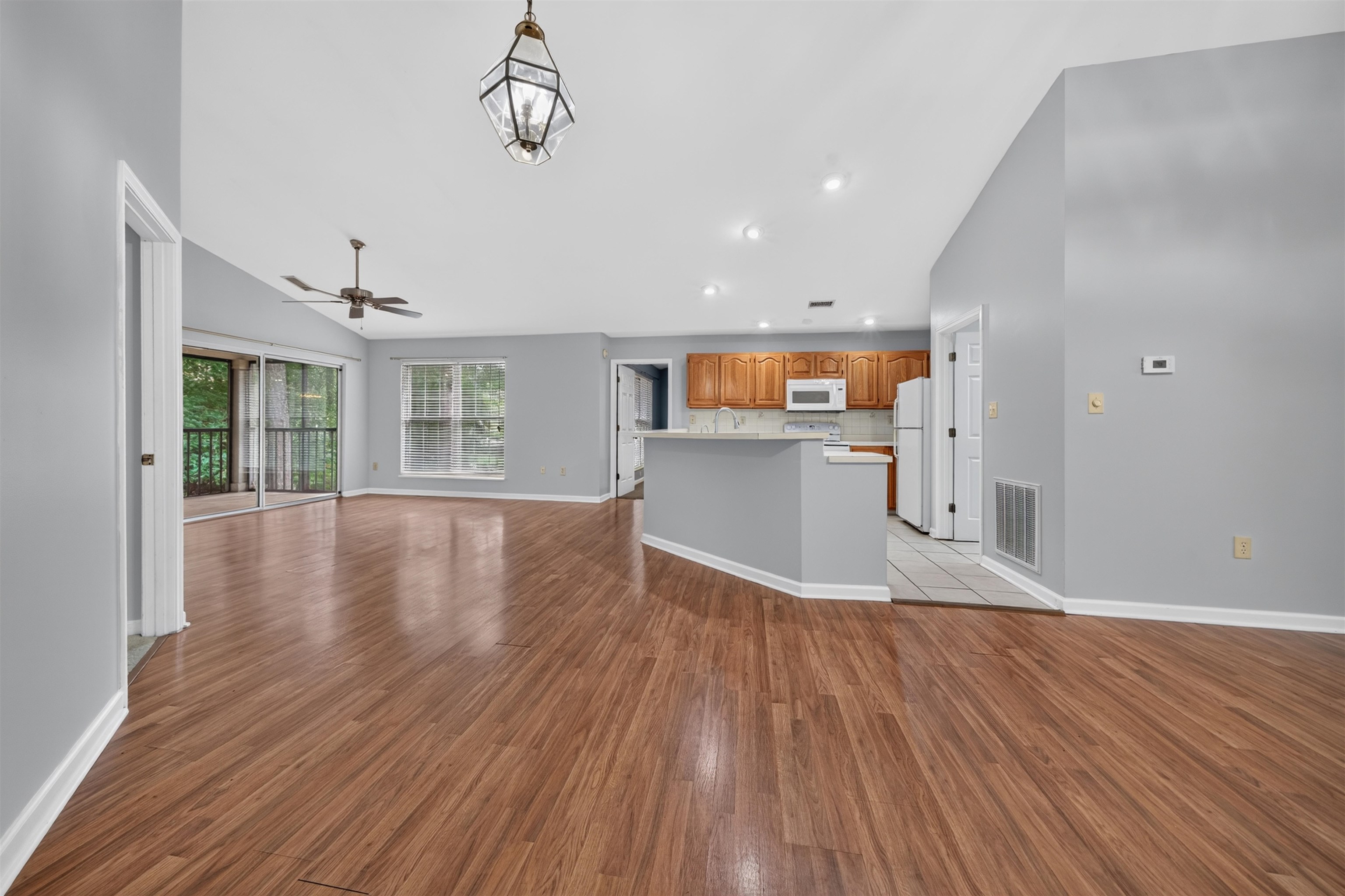 208 Pipers Ln. Property Photo 3
