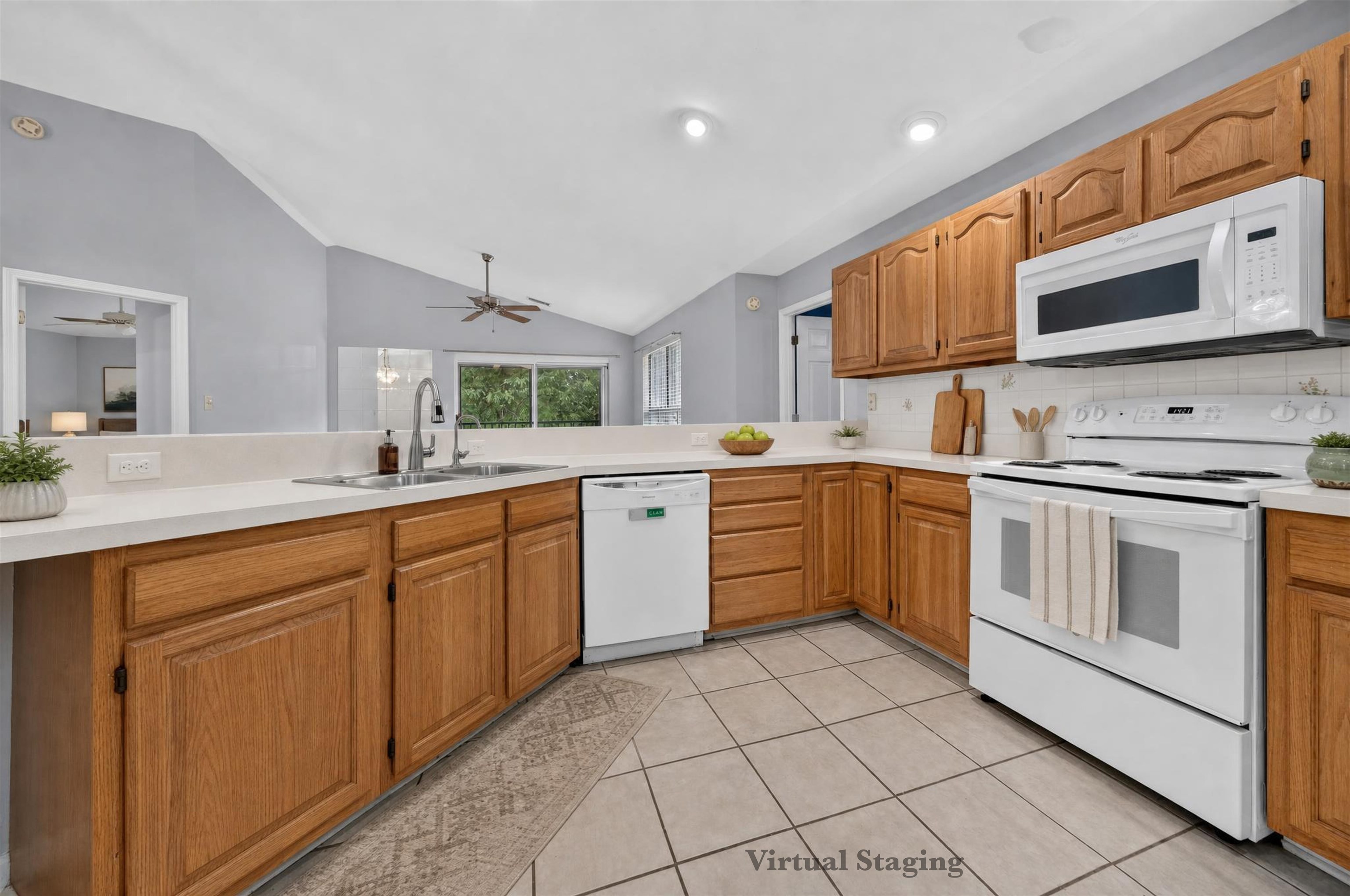 208 Pipers Ln. Property Photo 4