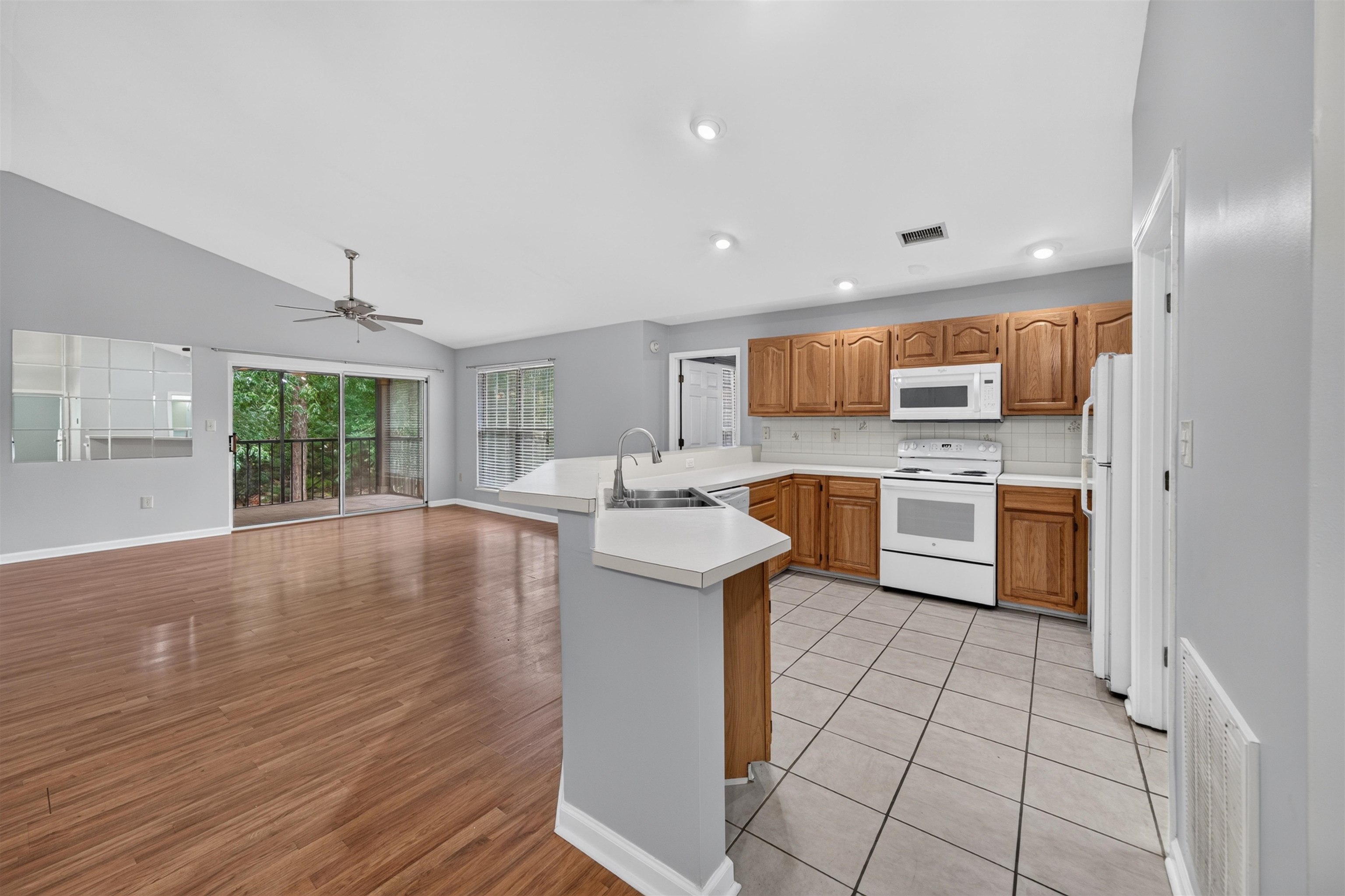 208 Pipers Ln. Property Photo 9
