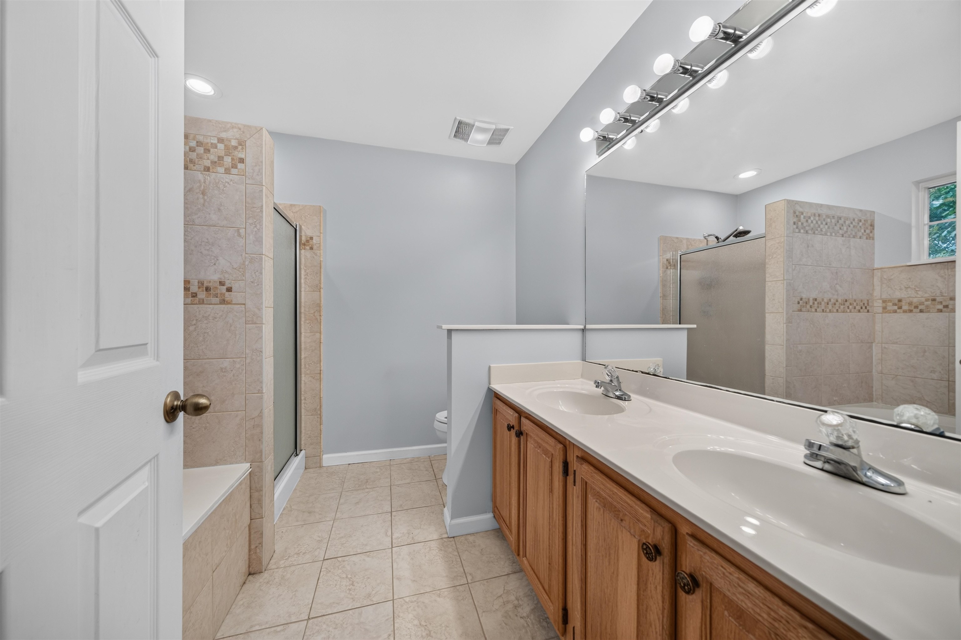 208 Pipers Ln. Property Photo 16