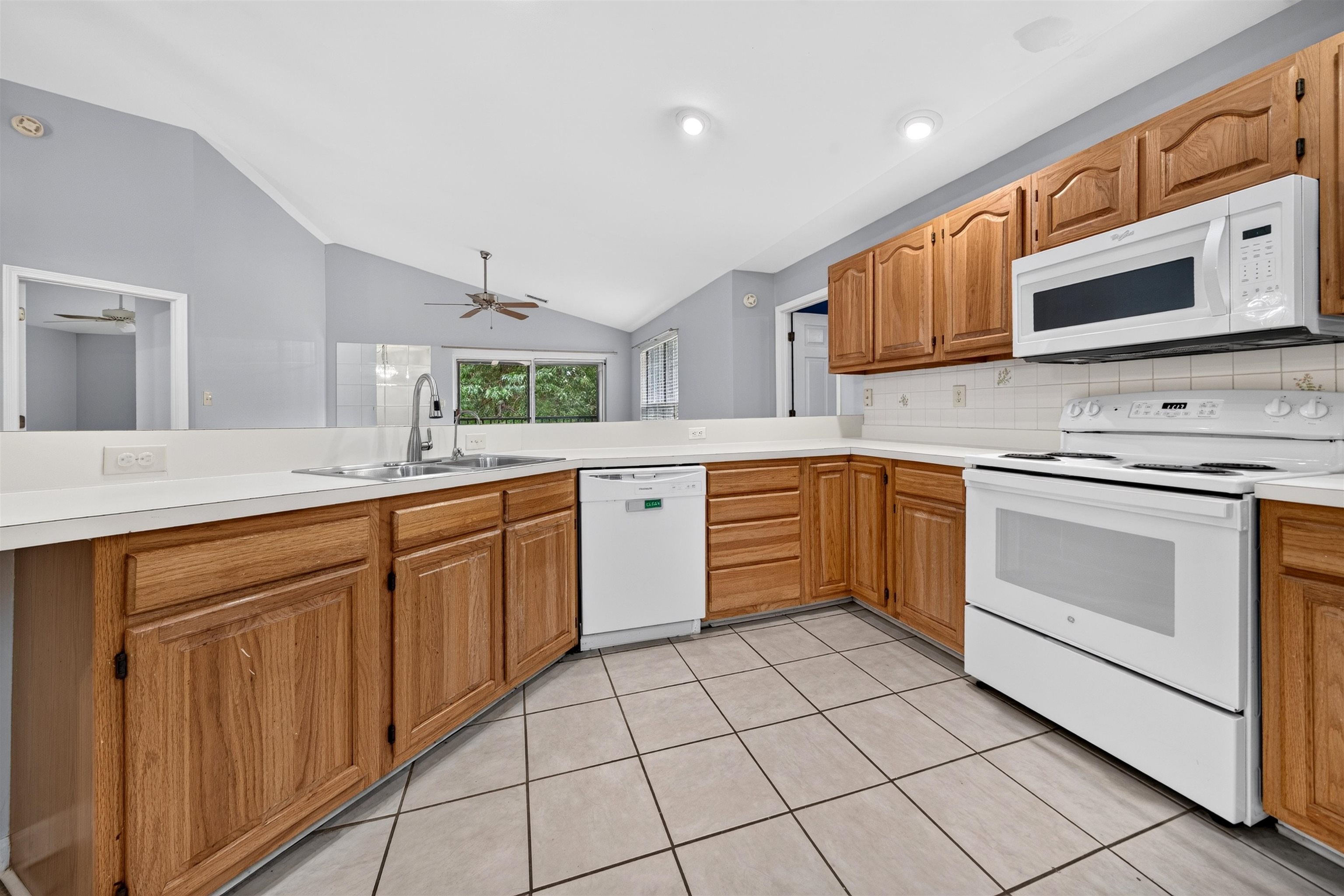 208 Pipers Ln. Property Photo 20