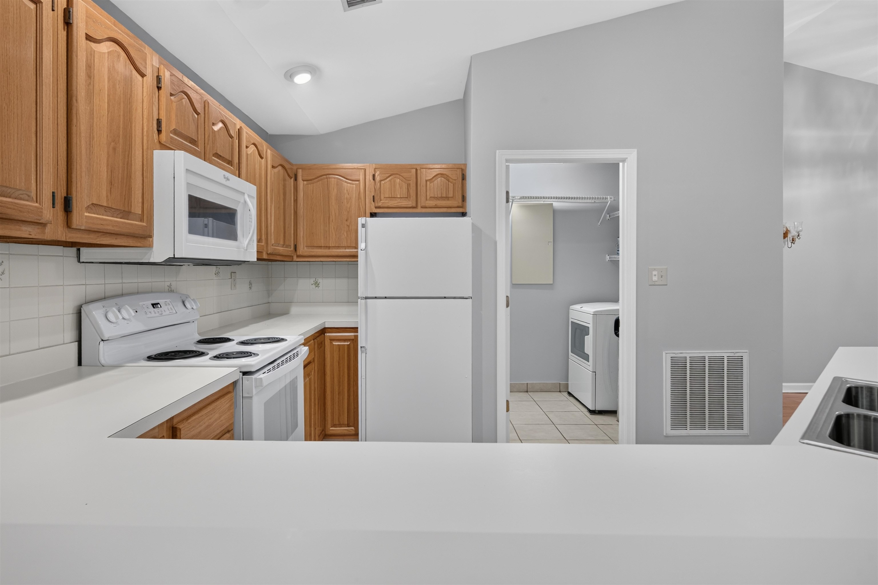 208 Pipers Ln. Property Photo 39
