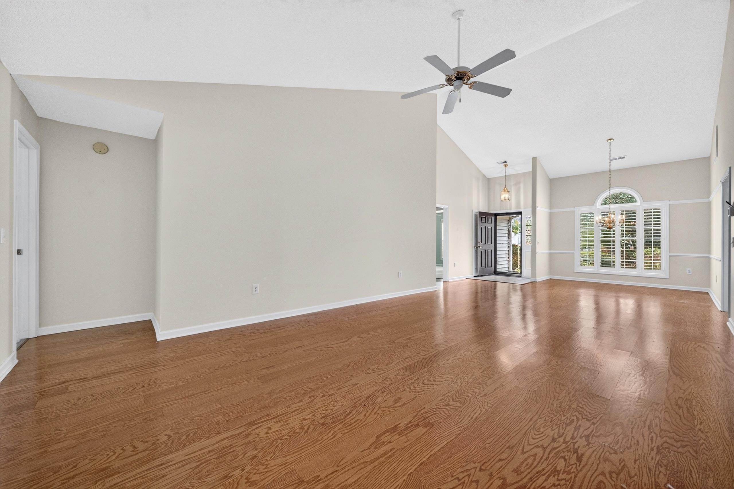 1076 Vestry Dr. Property Photo 6