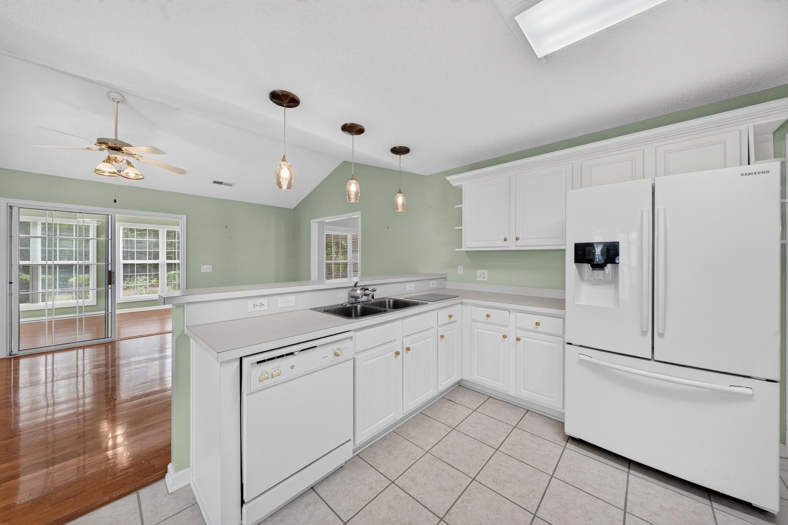 1076 Vestry Dr. Property Photo 14