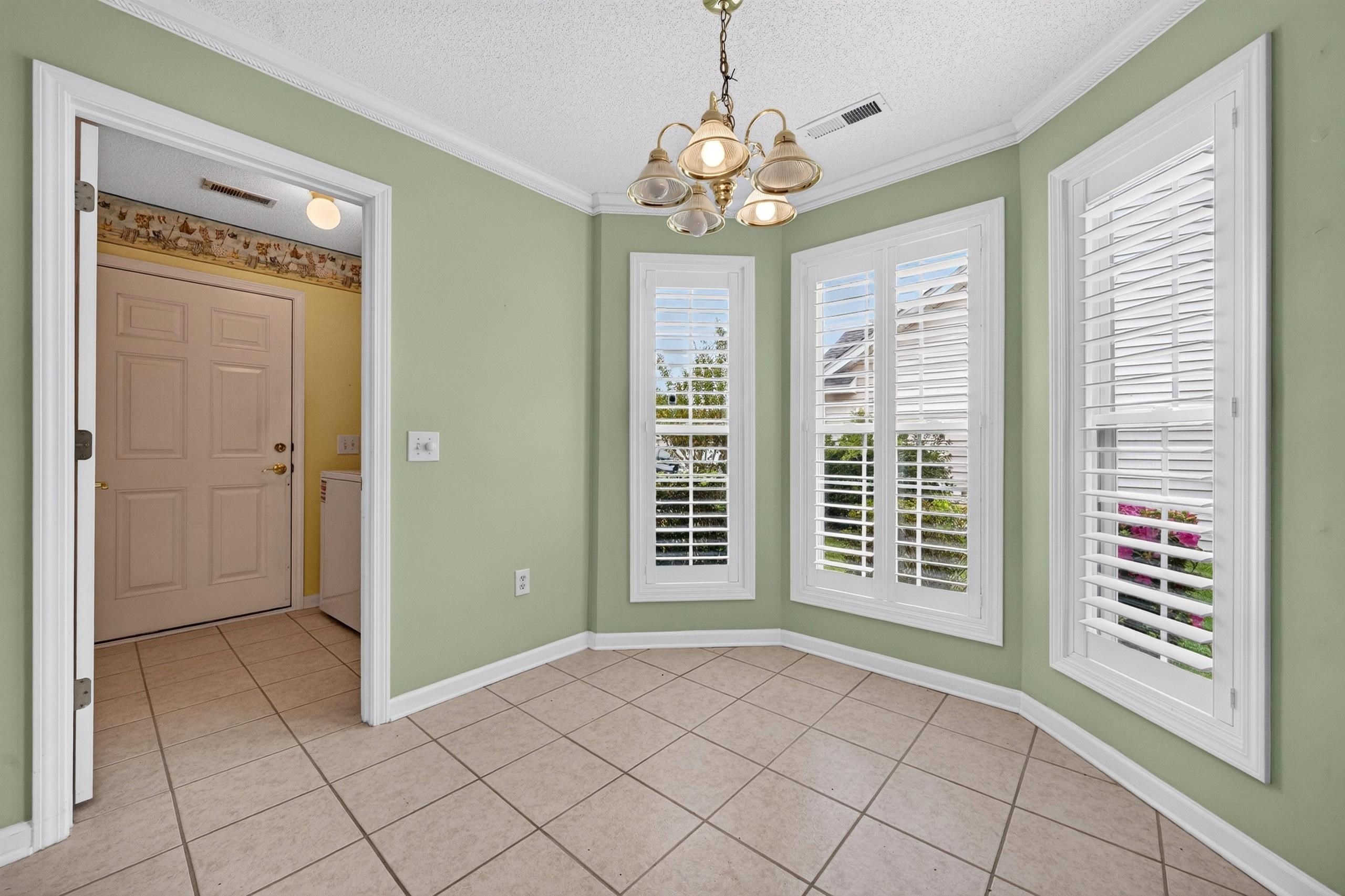 1076 Vestry Dr. Property Photo 17