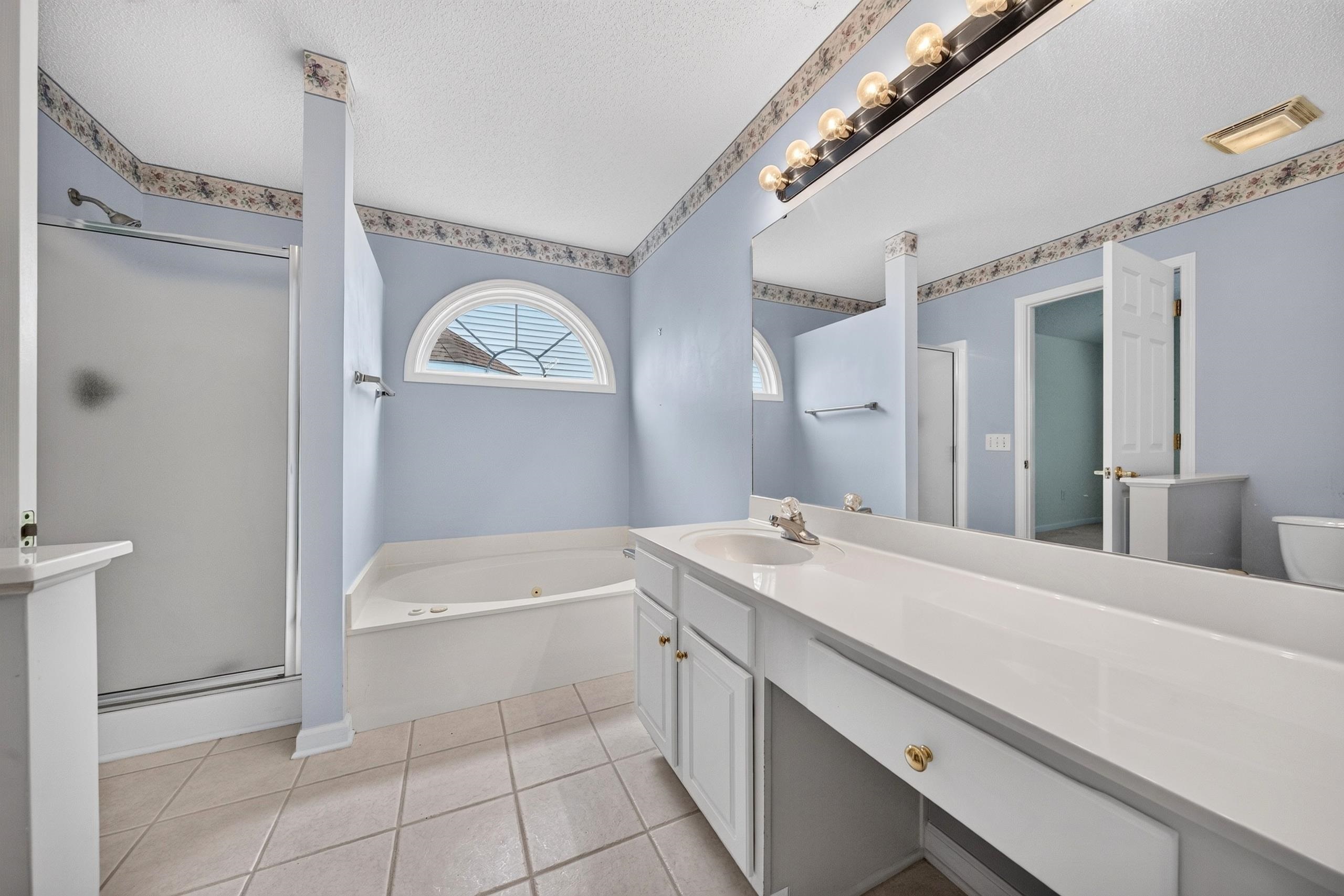 1076 Vestry Dr. Property Photo 32