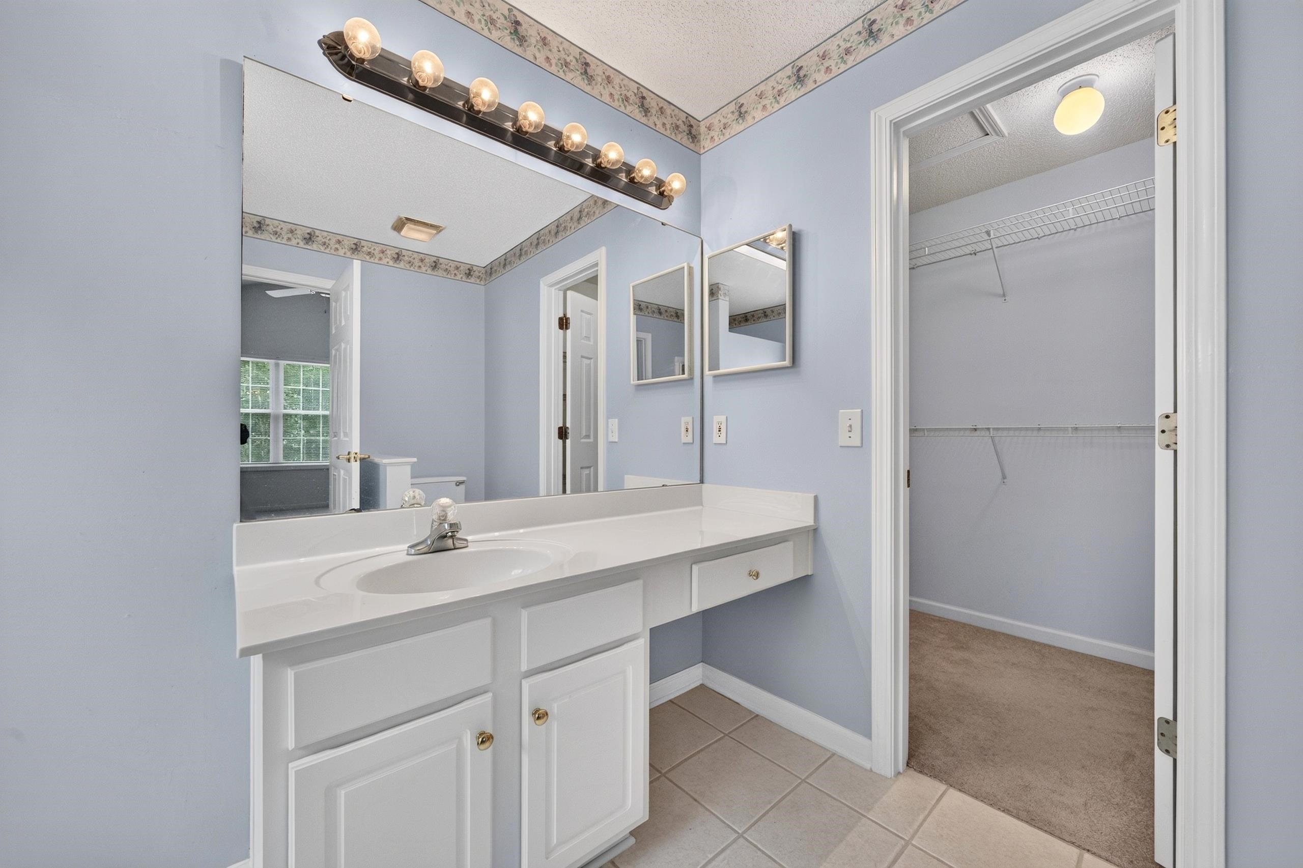 1076 Vestry Dr. Property Photo 33
