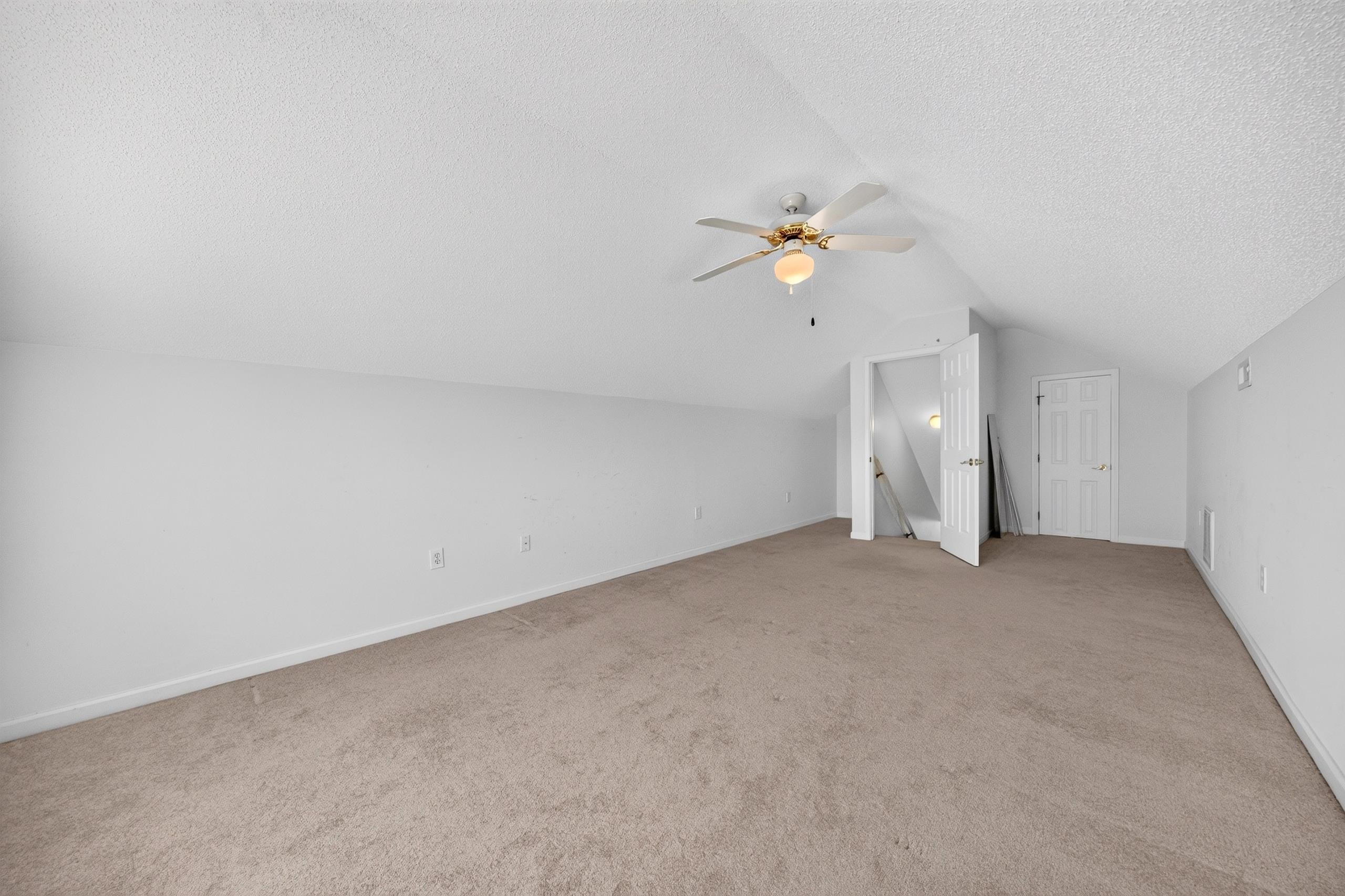 1076 Vestry Dr. Property Photo 44
