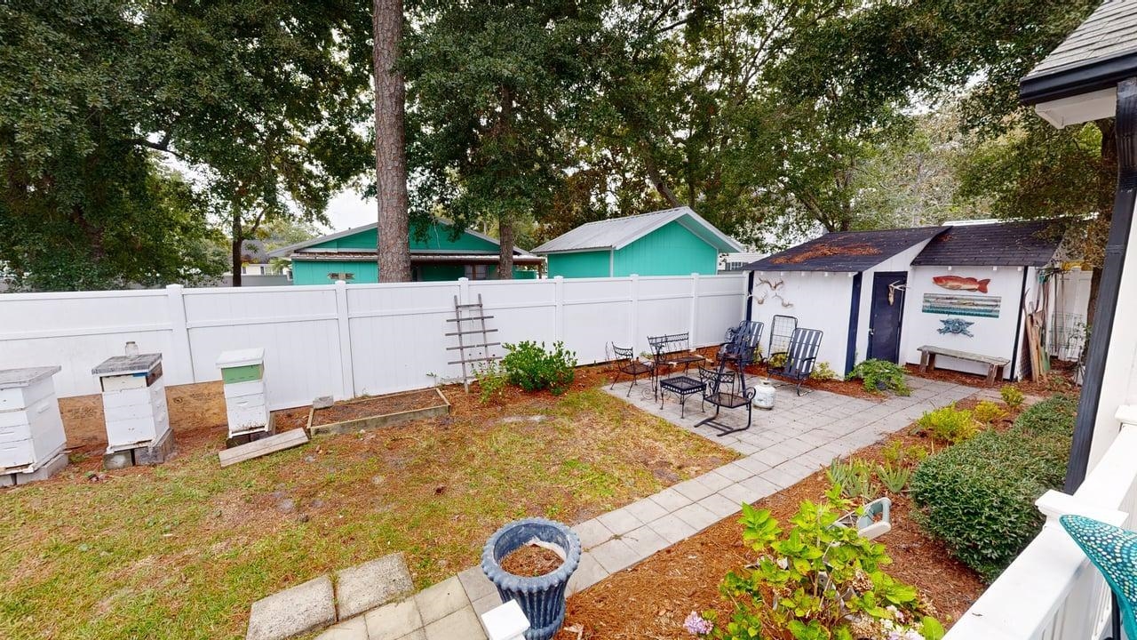 323 16th Ave. S Property Photo 12