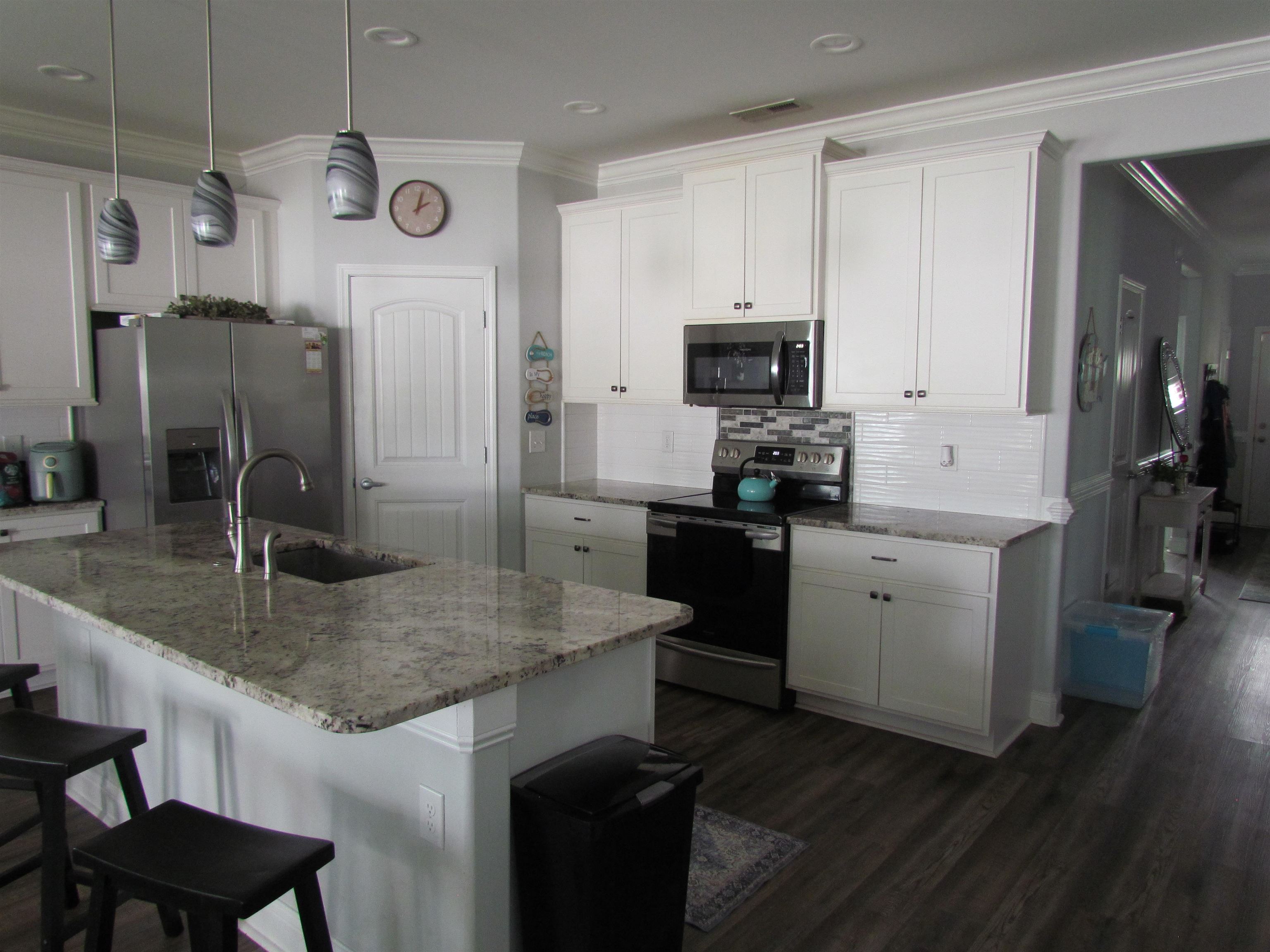 194 Swallowtail Ct. Property Photo 2