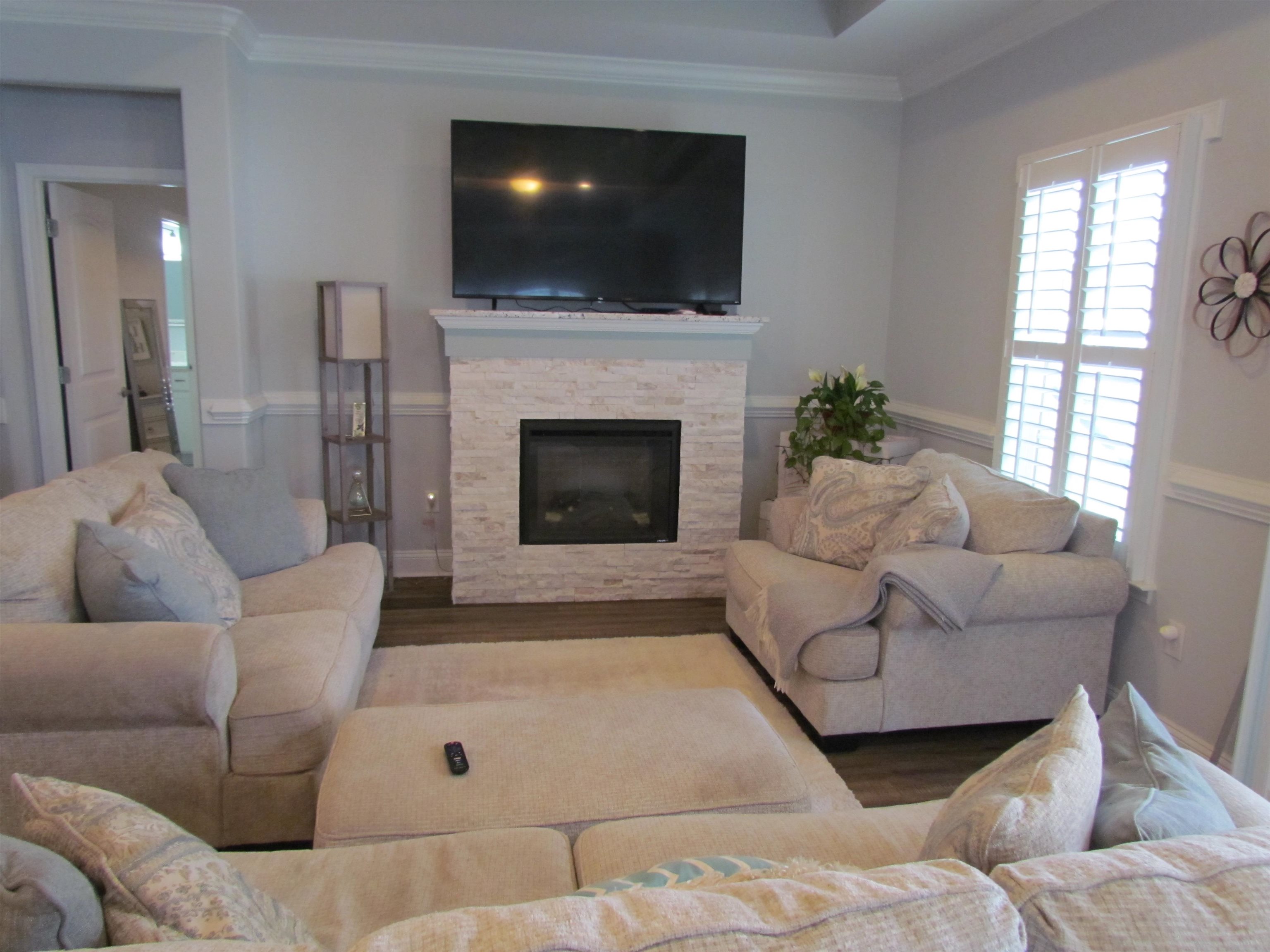 194 Swallowtail Ct. Property Photo 5