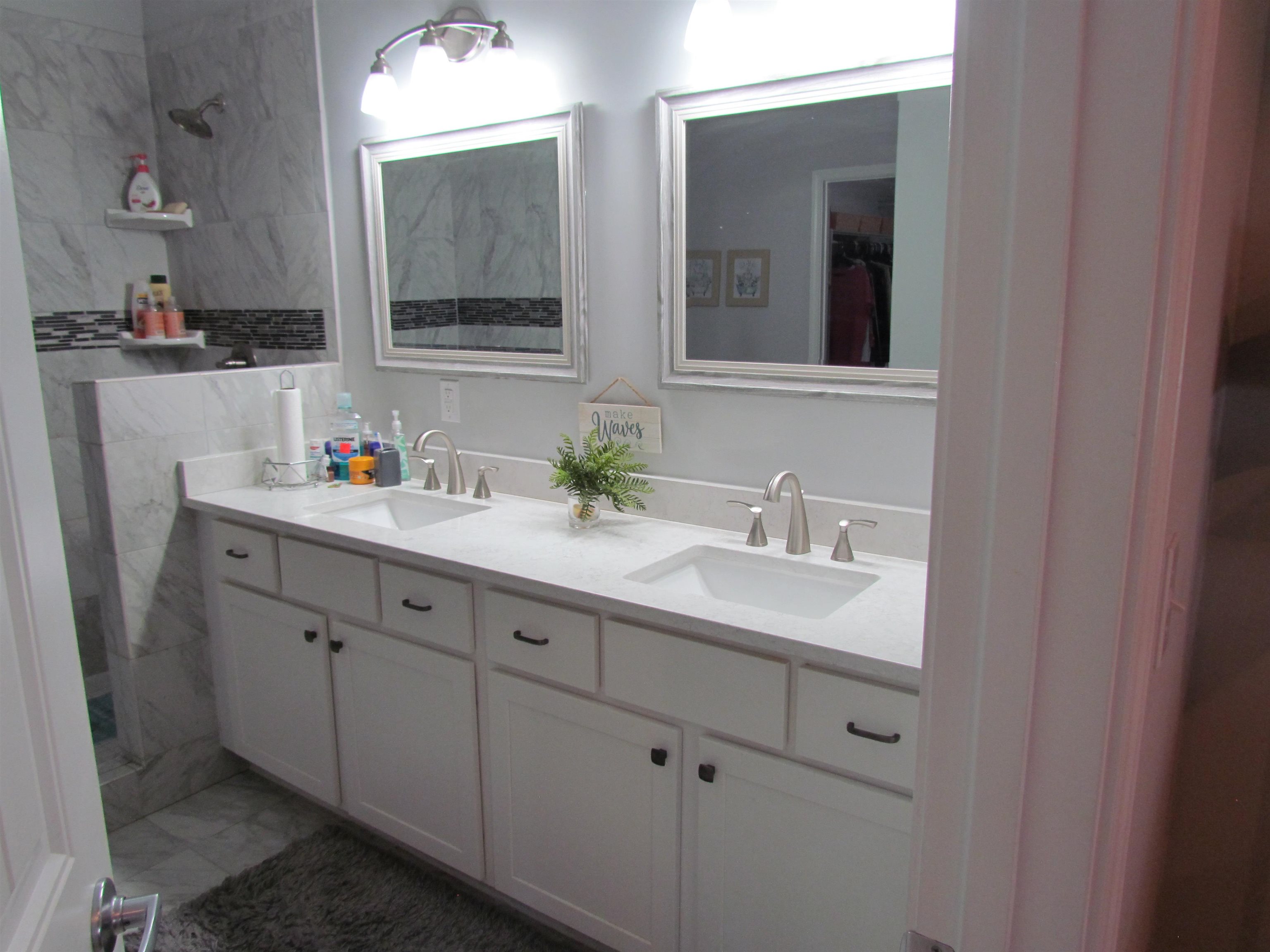 194 Swallowtail Ct. Property Photo 9