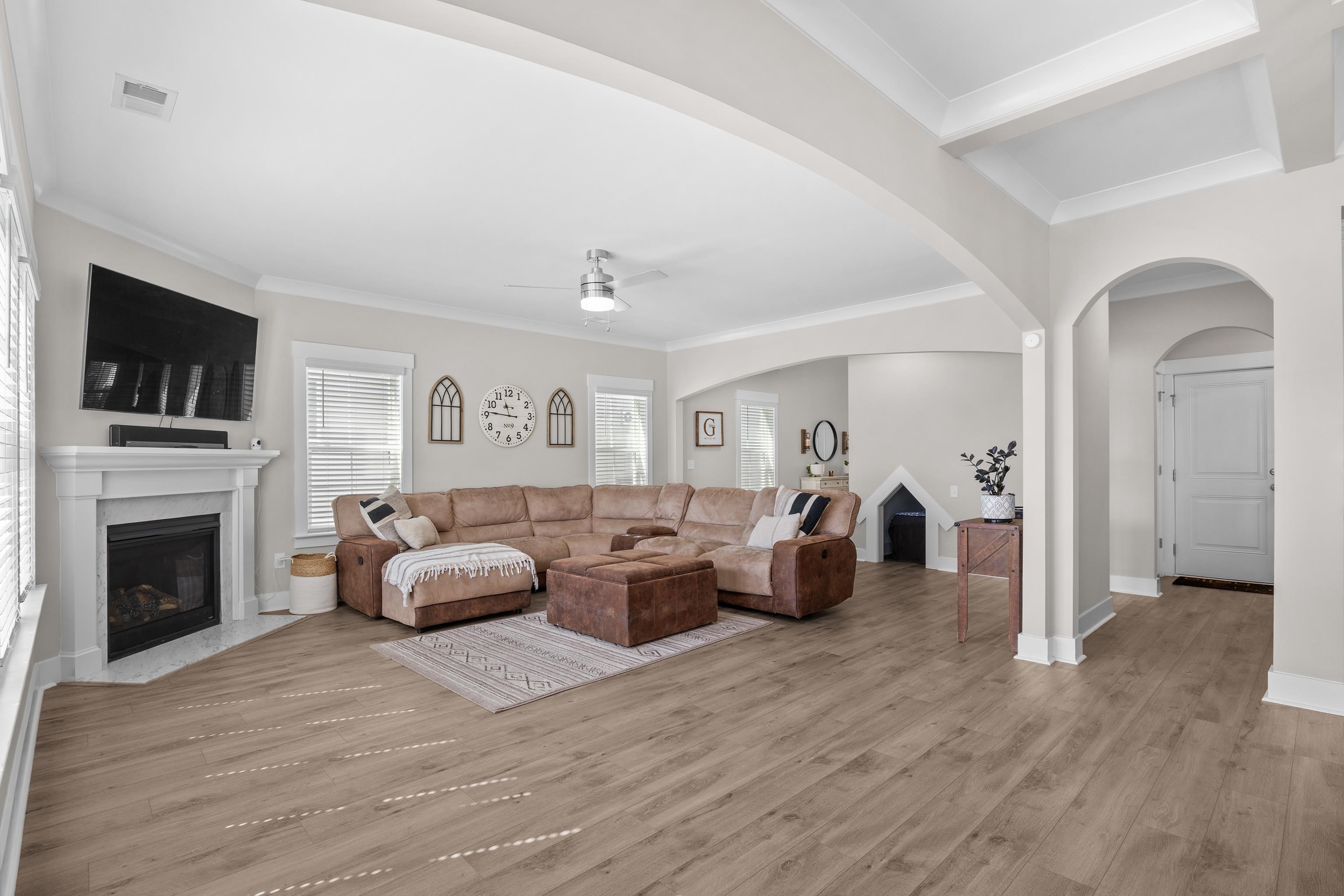 729 Enchantment Loop Property Photo 6