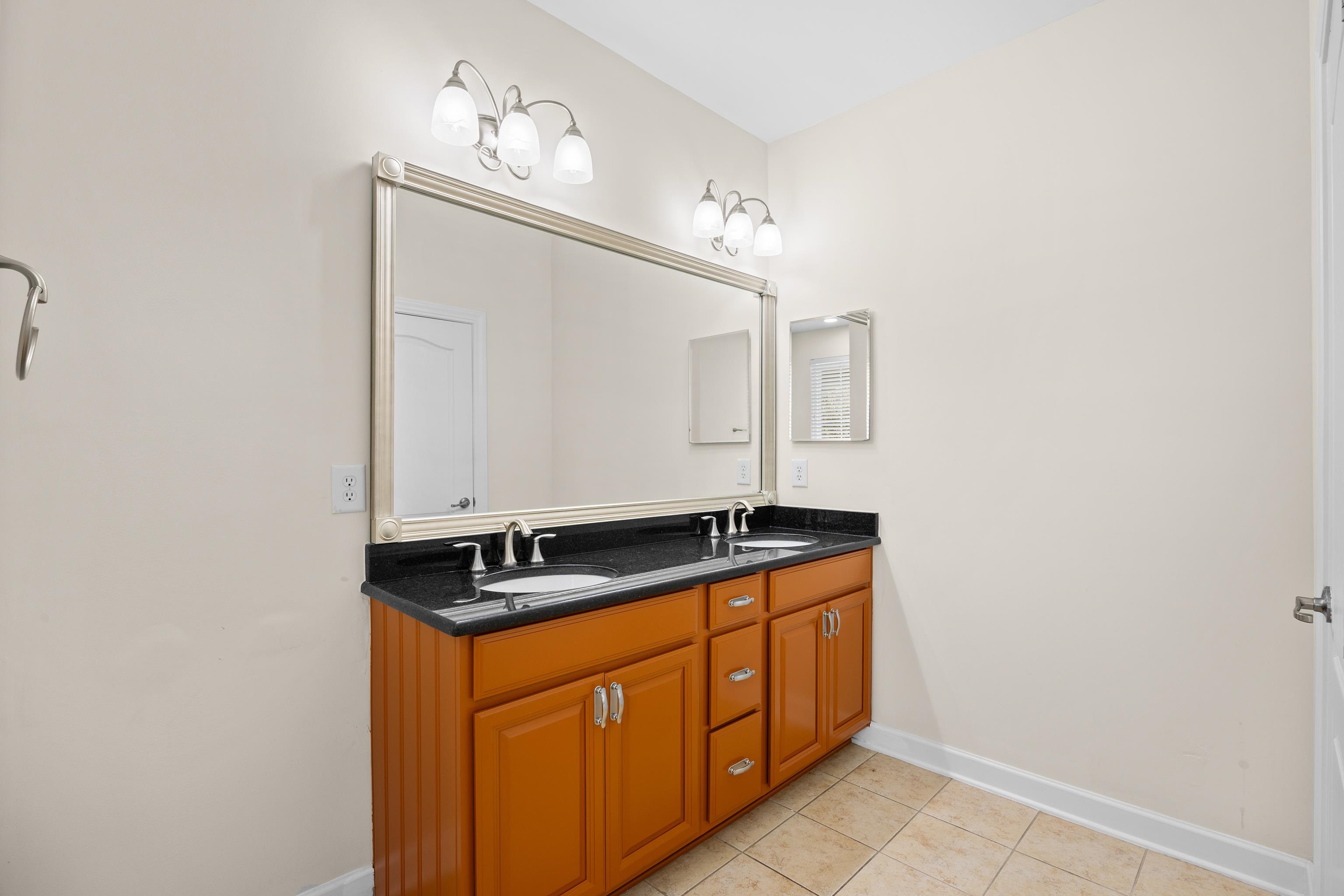 1537 Beaumont Way Property Photo 22