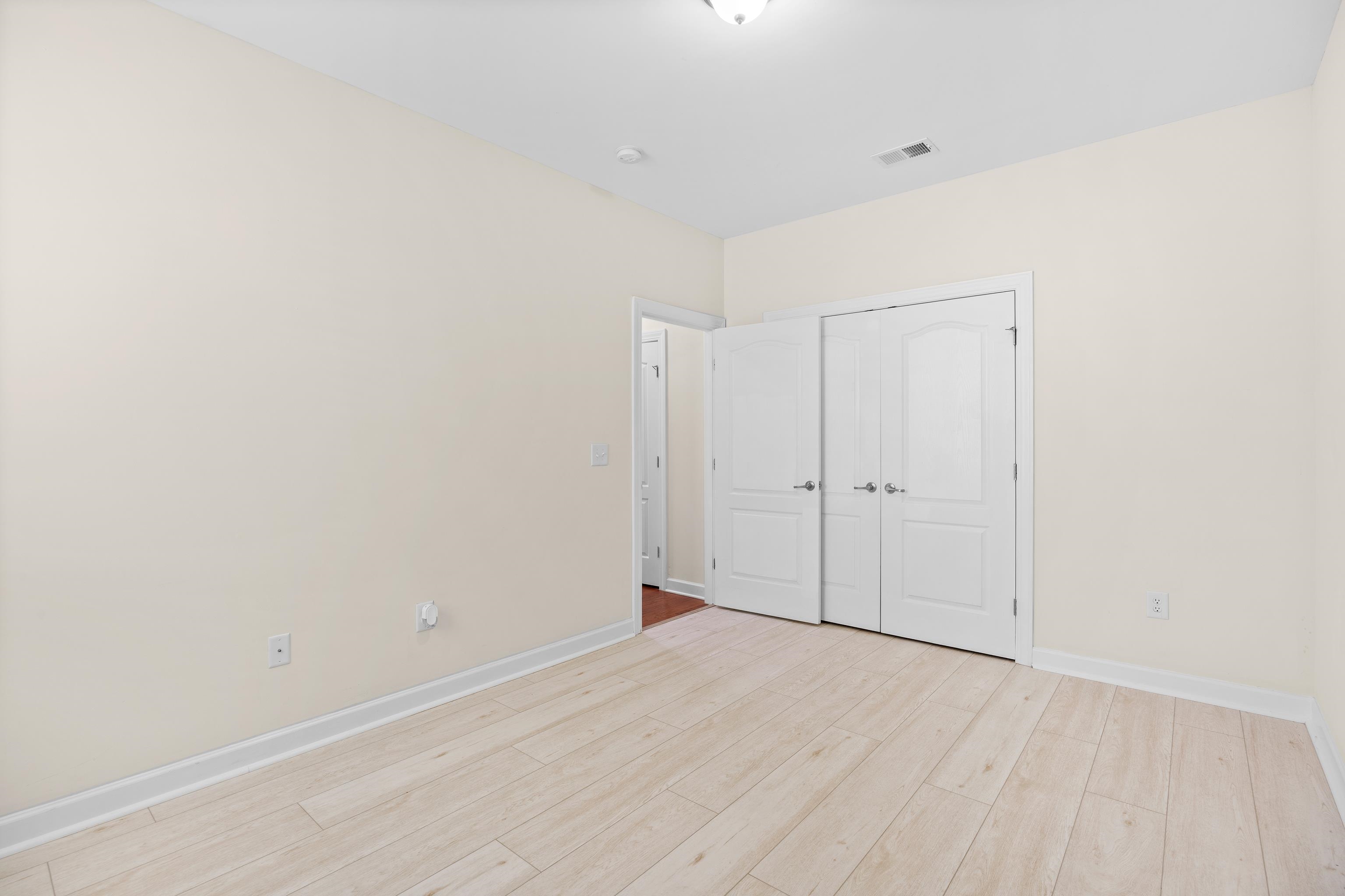 1537 Beaumont Way Property Photo 23