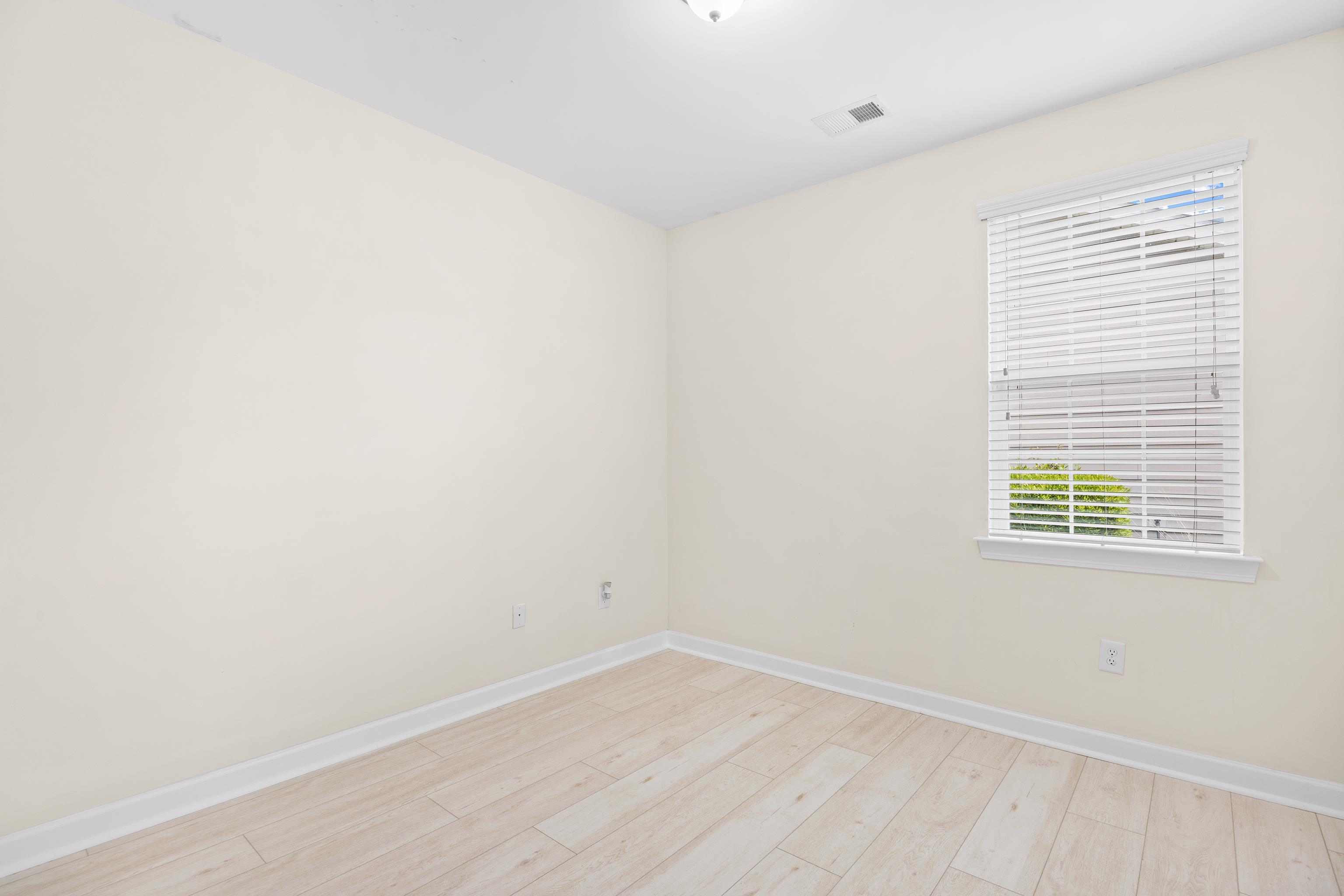 1537 Beaumont Way Property Photo 24