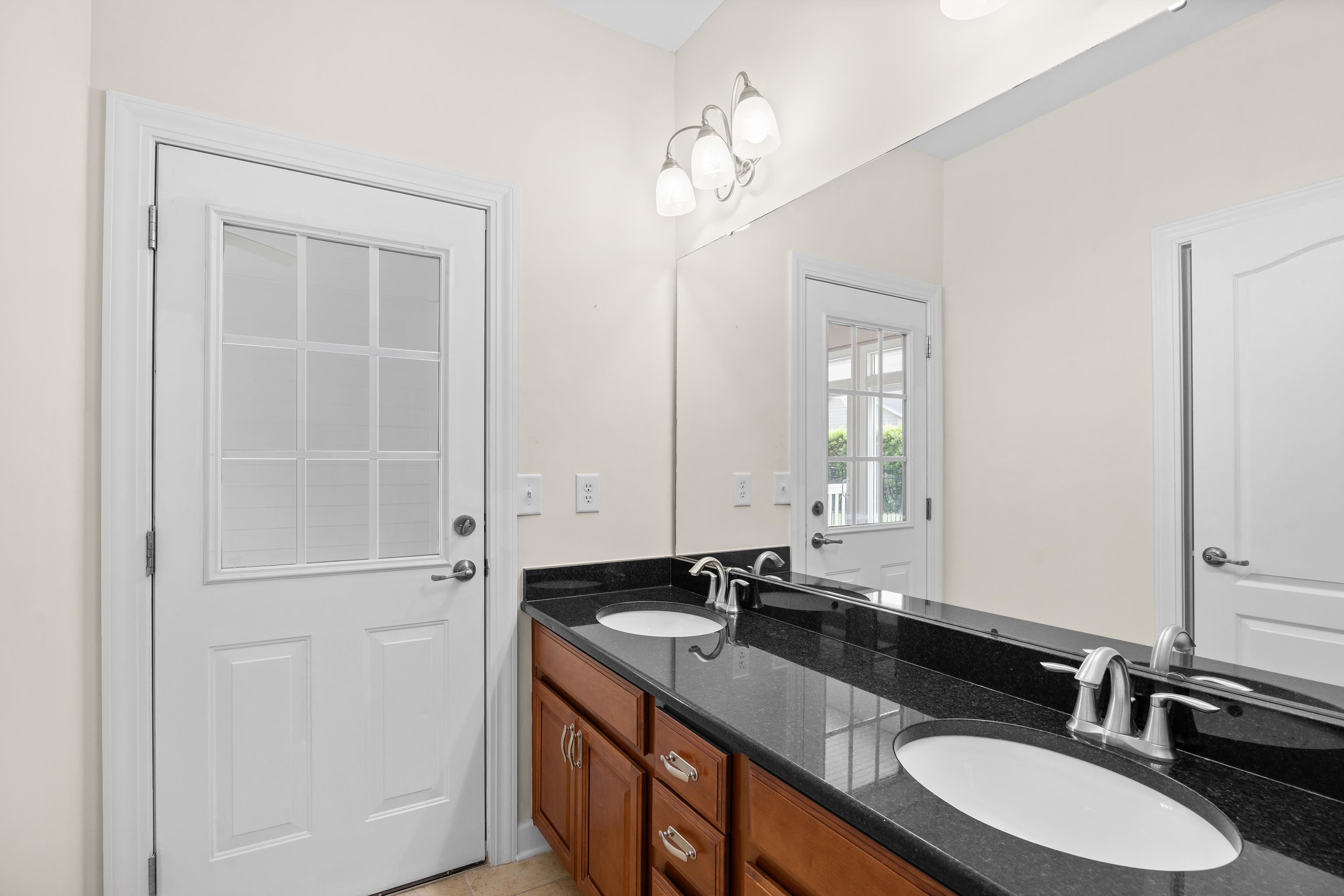1537 Beaumont Way Property Photo 26