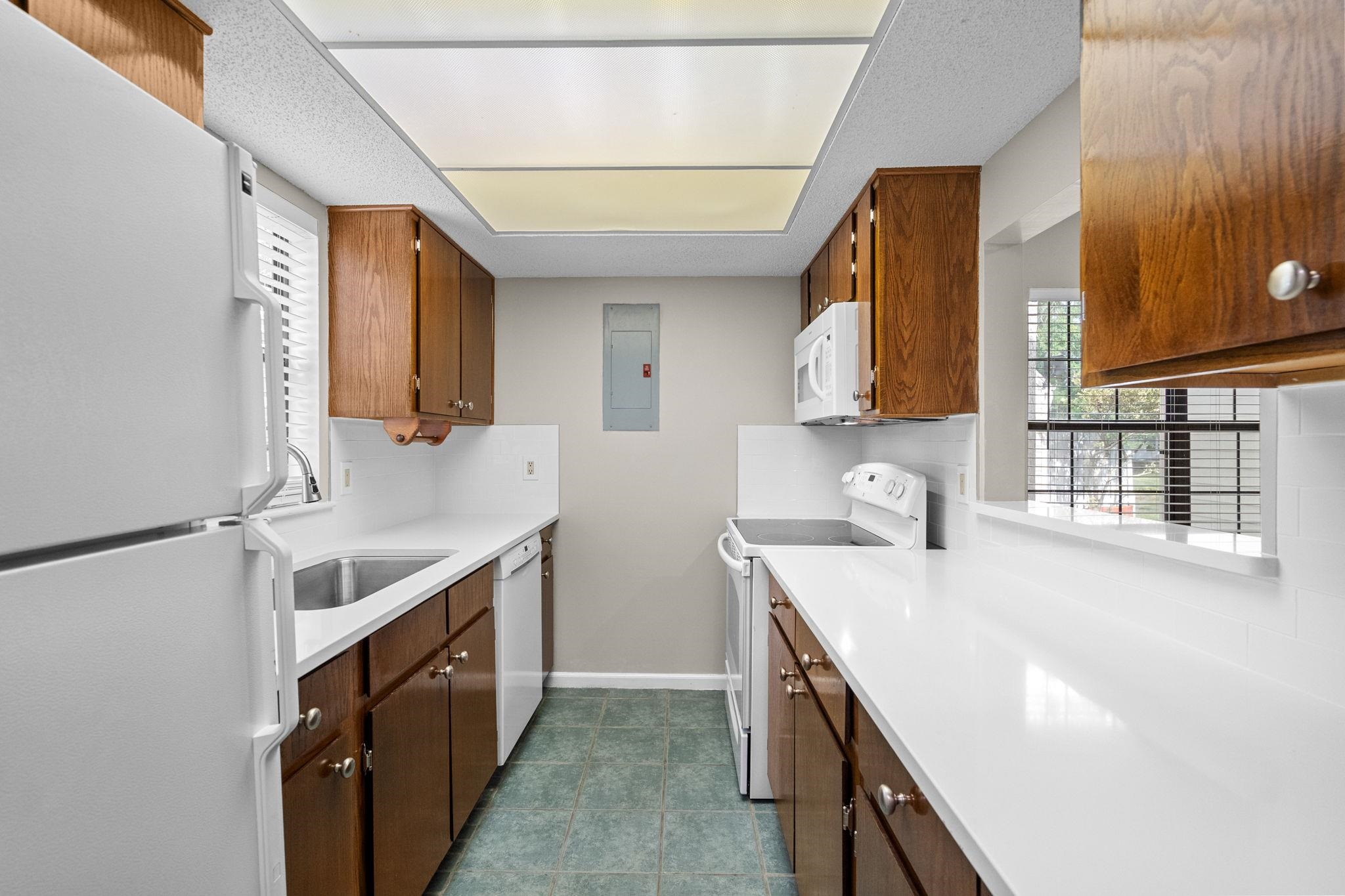 6620 Heron Point Blvd. Property Photo 6