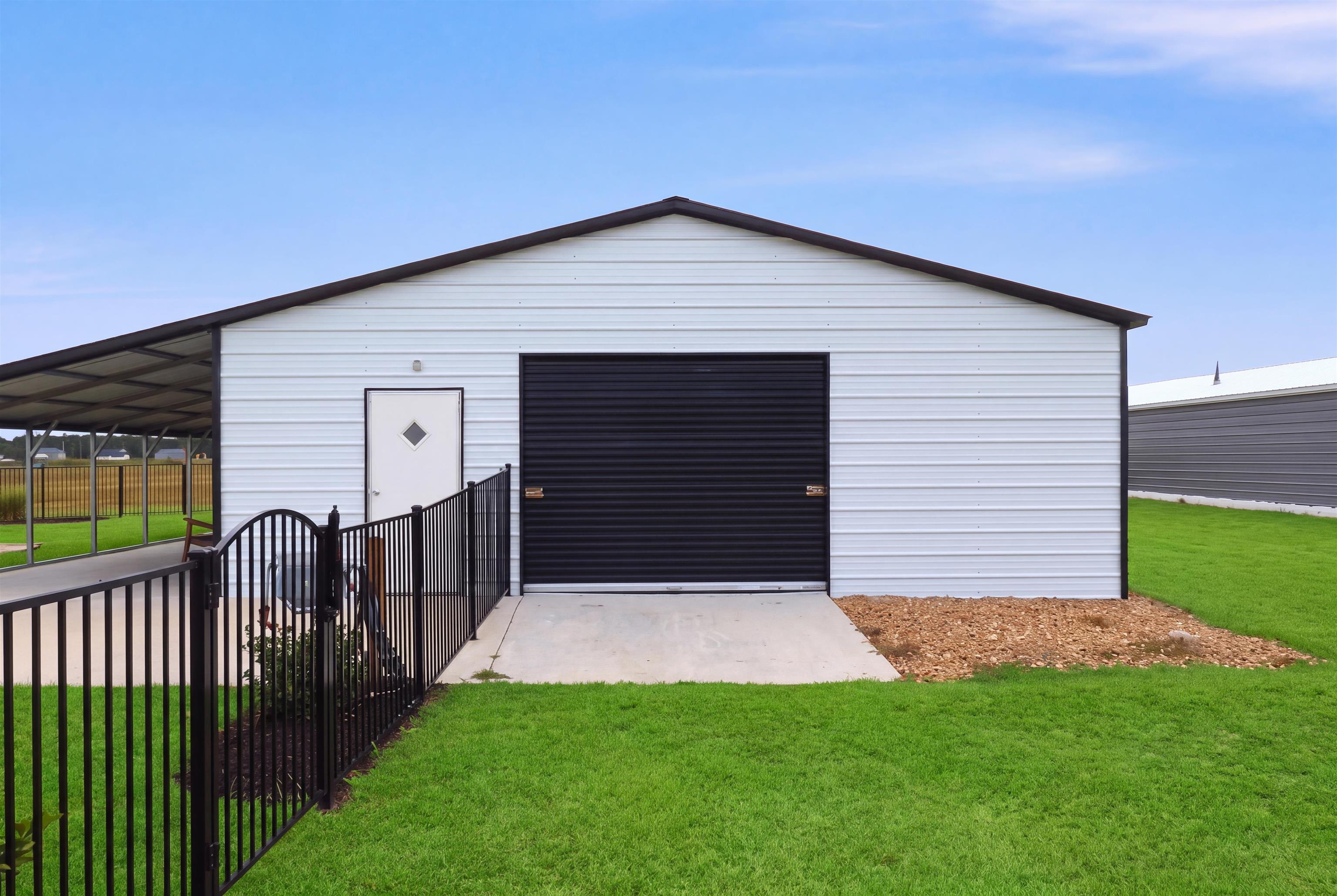 6953 Persimmon Rd. Property Photo 35