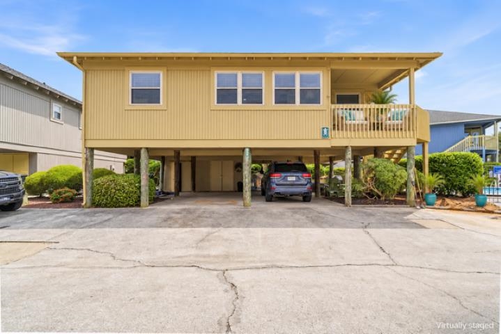 9500 Queens Ct. Property Photo 1