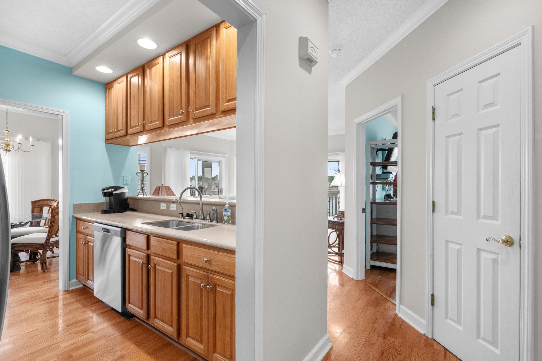 4425 Eastport Blvd. Property Photo 4