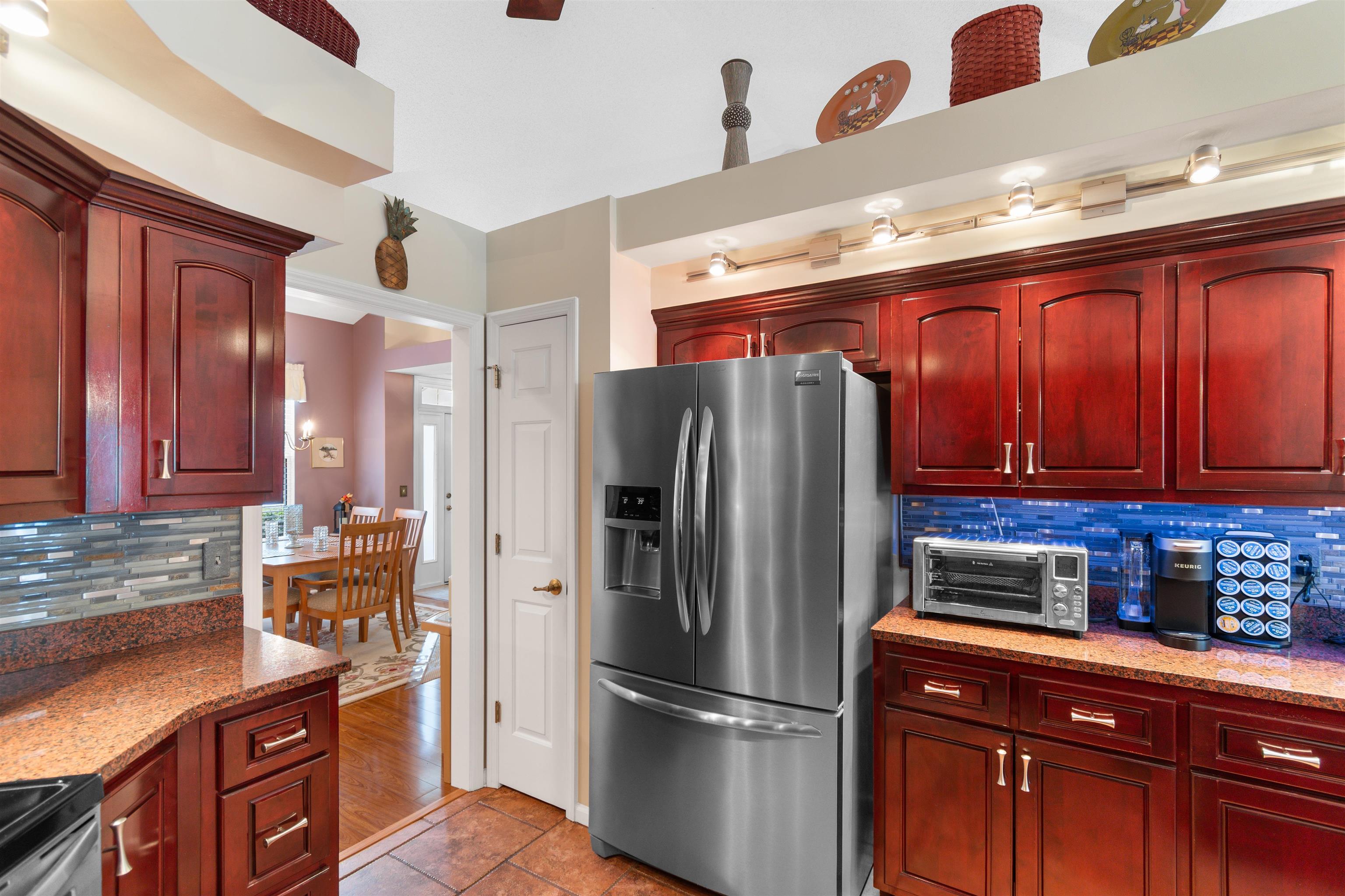 208 Beechwood Ct. Property Photo 14