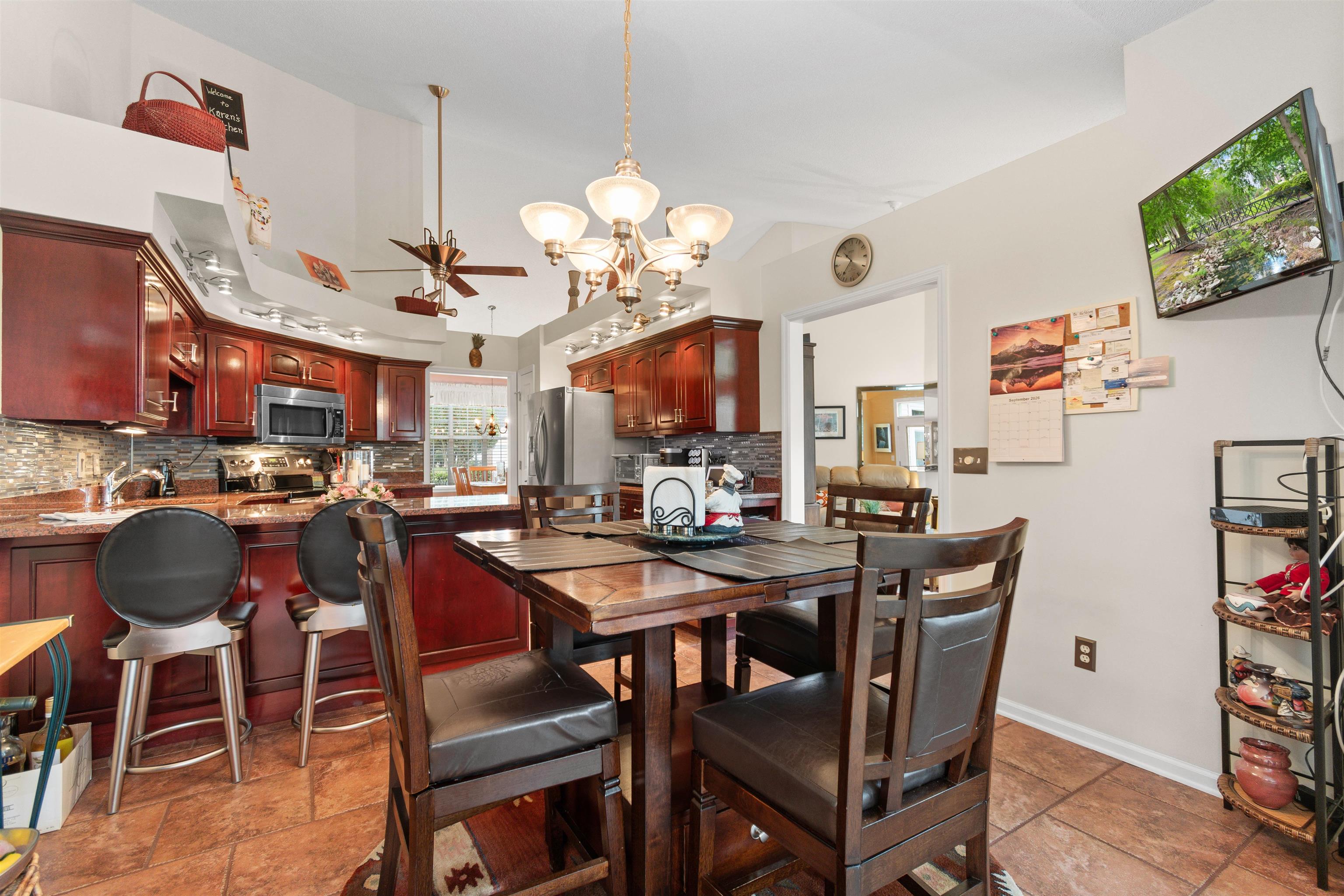 208 Beechwood Ct. Property Photo 18