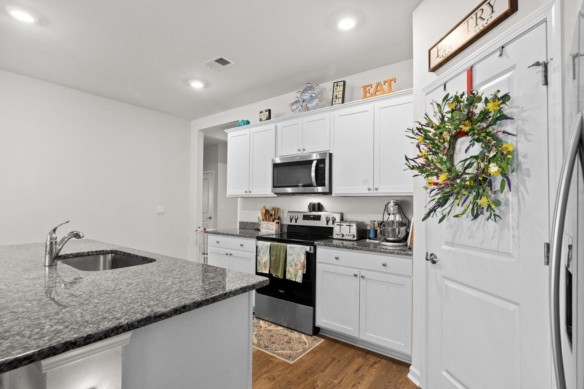 1404 Greenock Ln. Property Photo 6