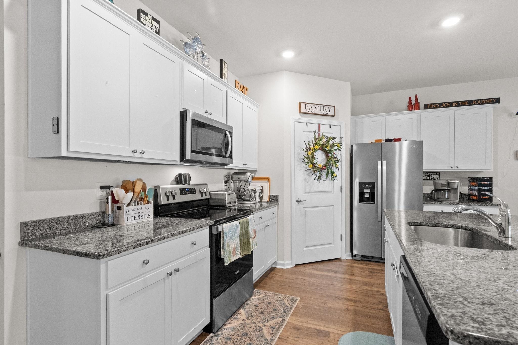 1404 Greenock Ln. Property Photo 7