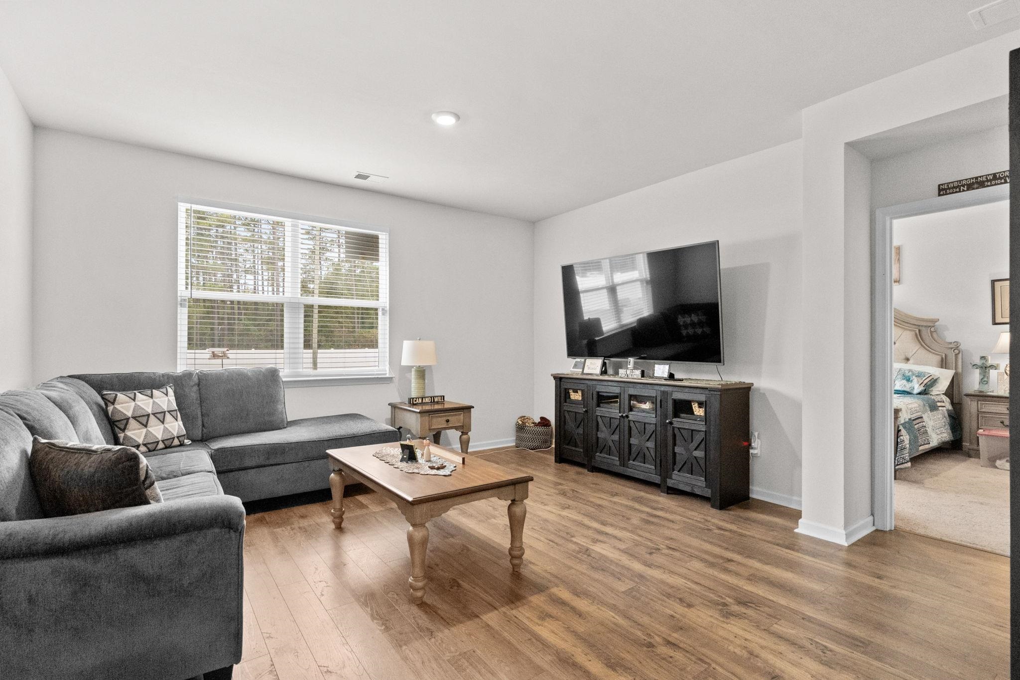1404 Greenock Ln. Property Photo 11