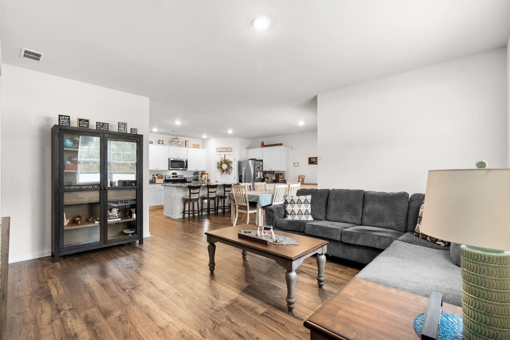 1404 Greenock Ln. Property Photo 12
