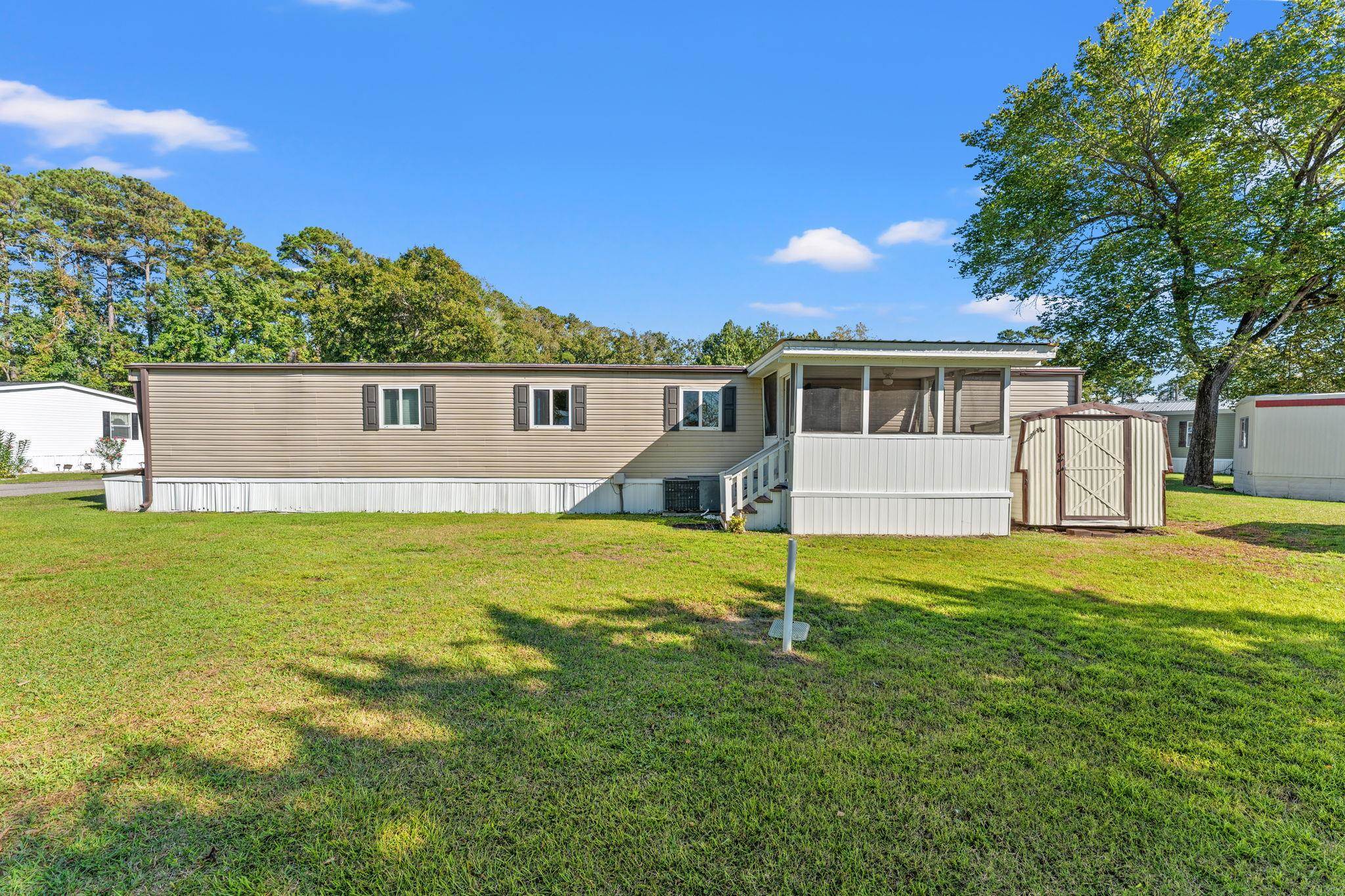1415 Circle Dr. Property Photo 1