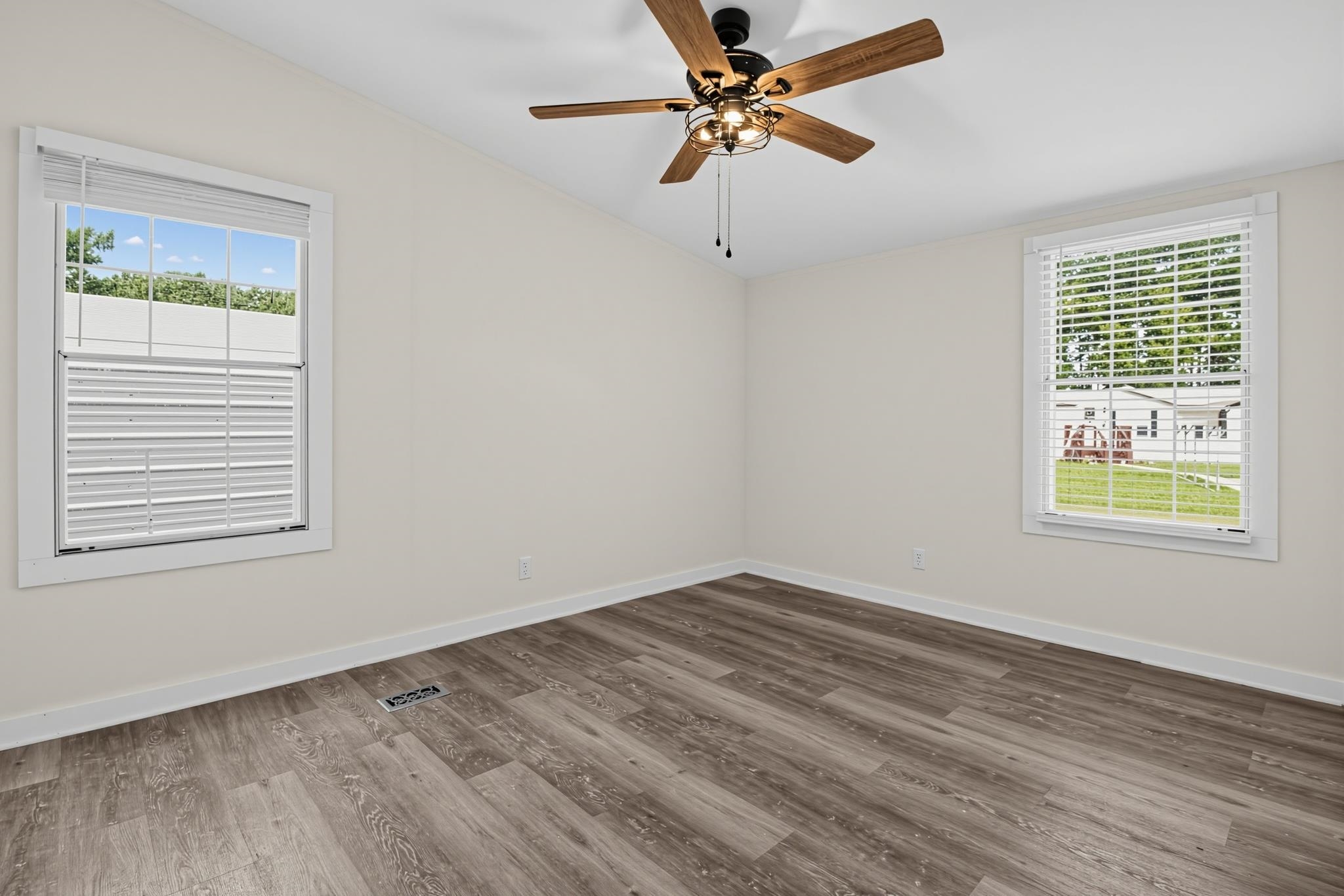 8187 Woodland Dr. Property Photo 22