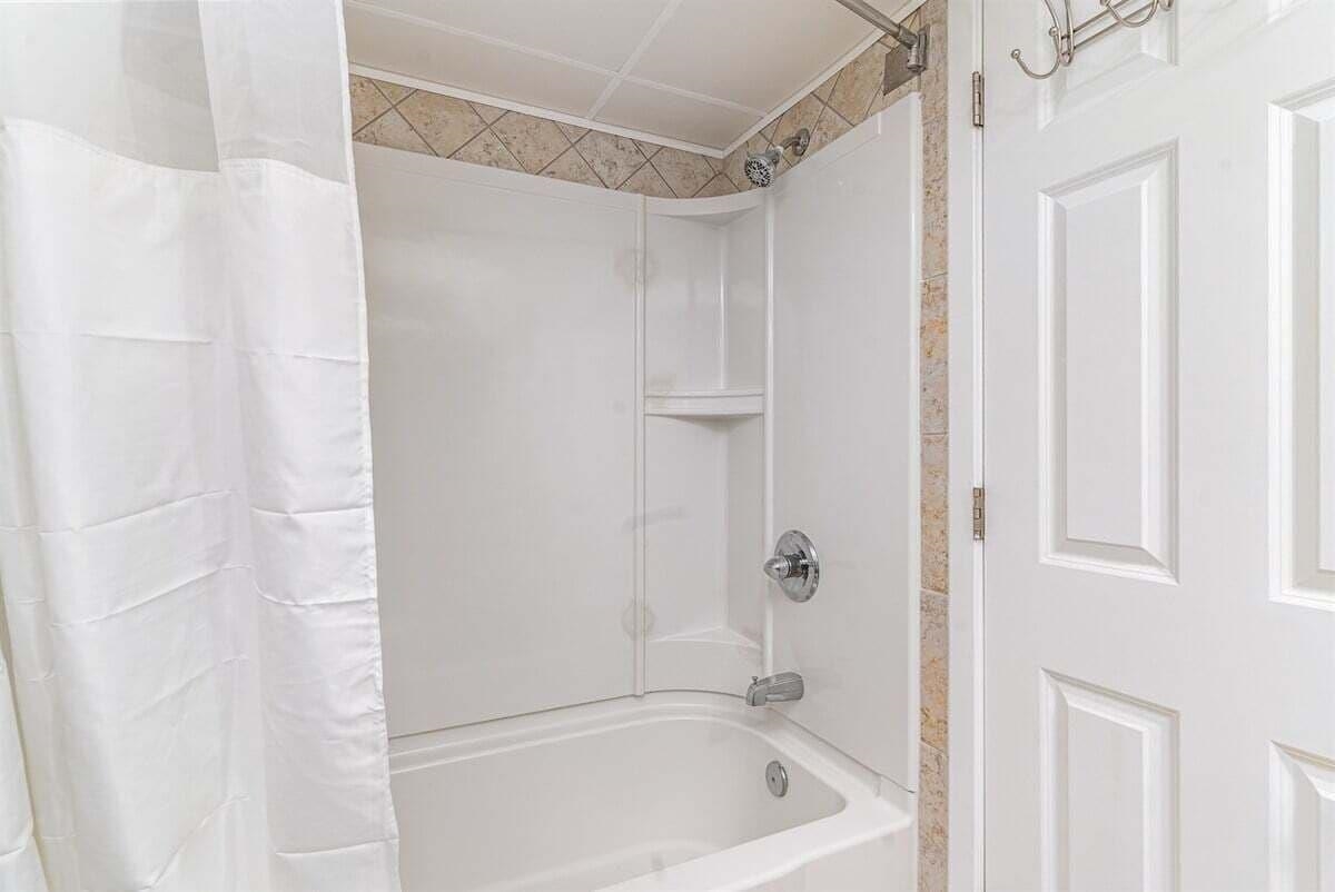 7100 Ocean Blvd. N Property Photo 13