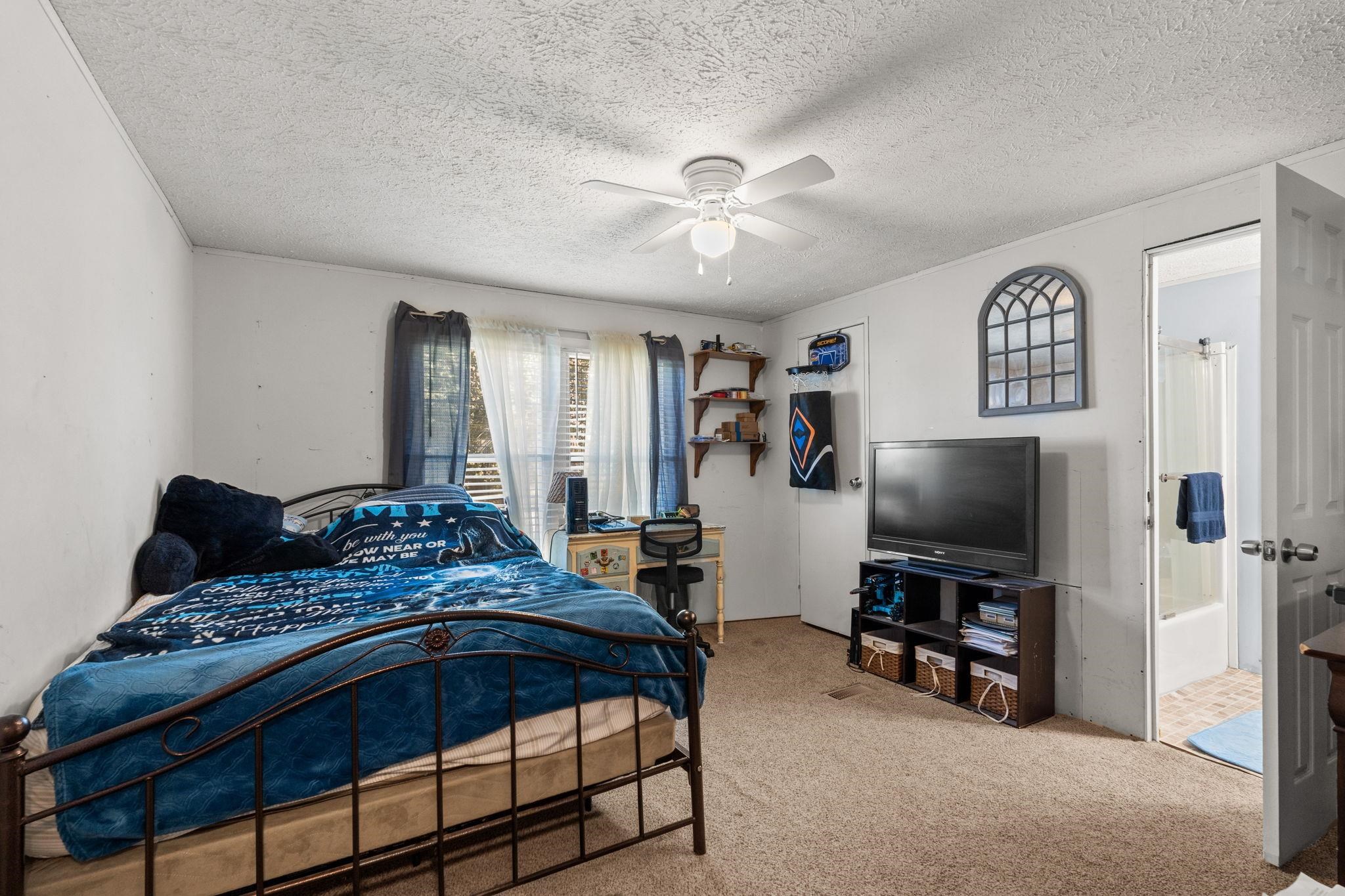 1005 Weslin Creek Dr. Property Photo 23