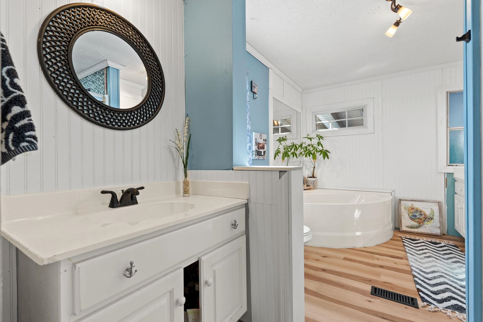 1005 Weslin Creek Dr. Property Photo 25