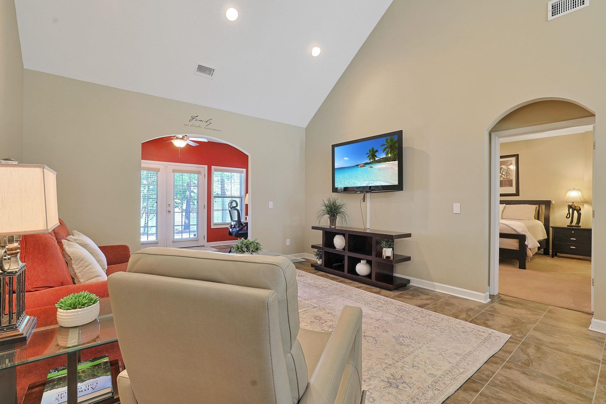 822 Foxtail Dr. Property Photo 4