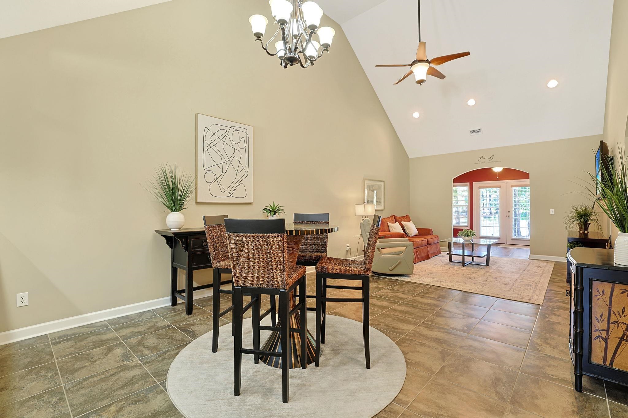 822 Foxtail Dr. Property Photo 8