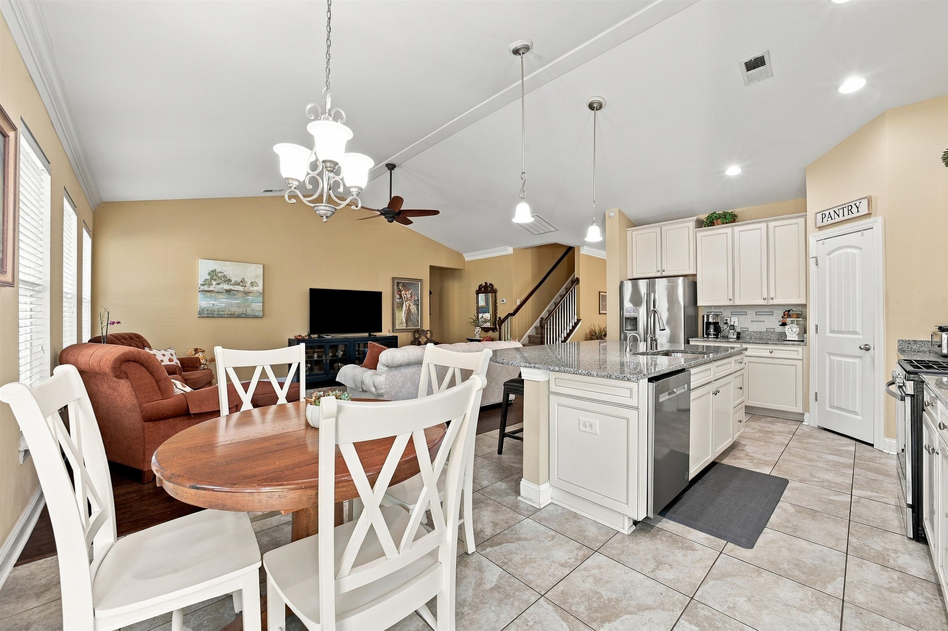 1755 Orchard Dr. Property Photo 3
