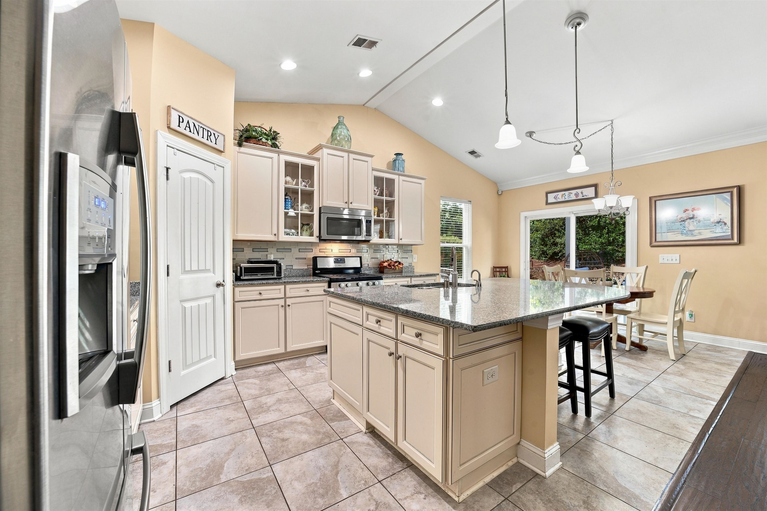 1755 Orchard Dr. Property Photo 4