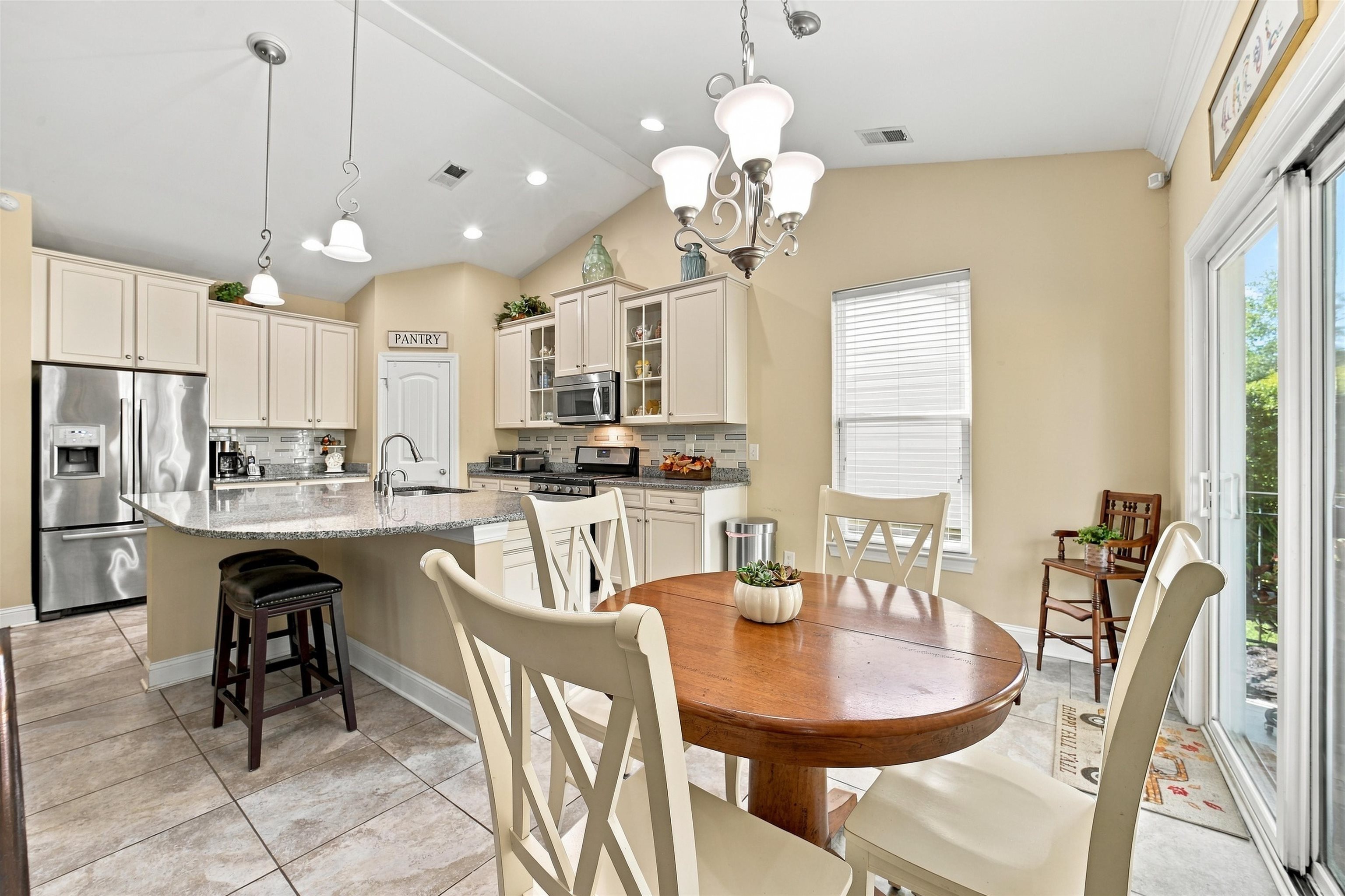1755 Orchard Dr. Property Photo 5