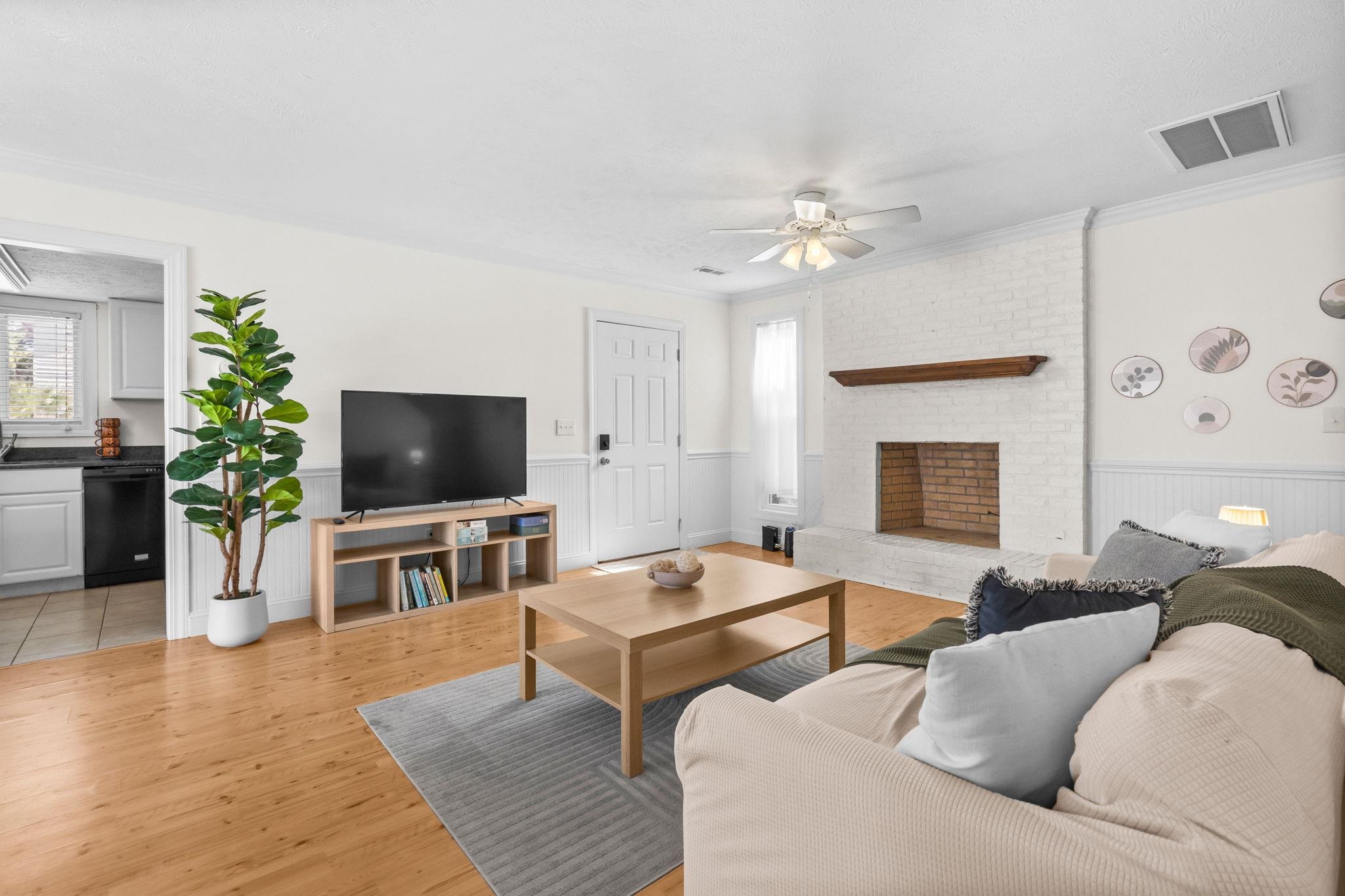 1710-c Edge Dr. Property Photo 13