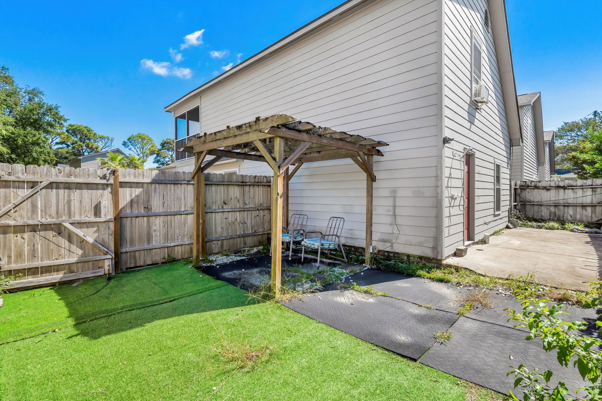 1710-c Edge Dr. Property Photo 28