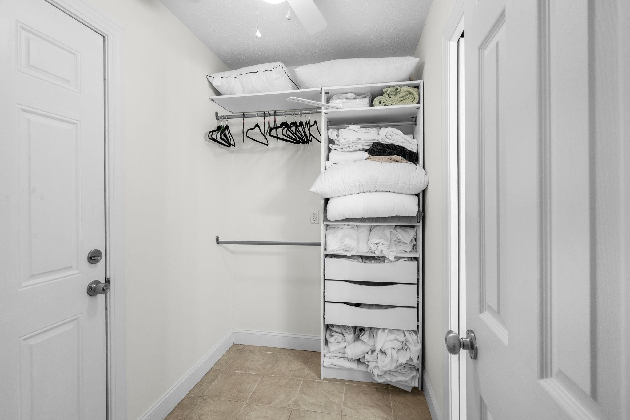 1710-c Edge Dr. Property Photo 32
