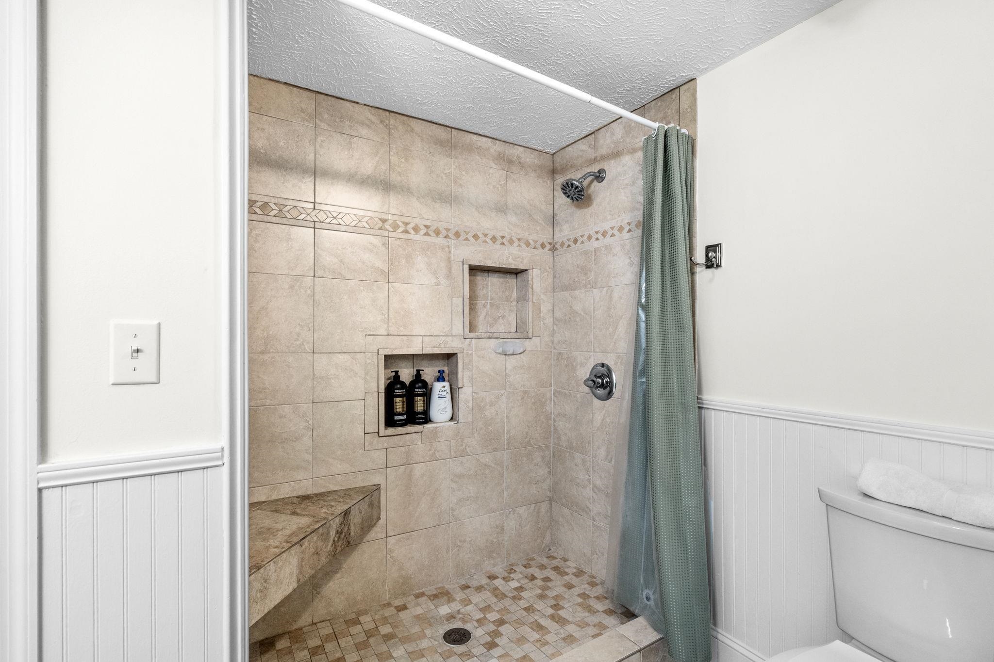 1710-c Edge Dr. Property Photo 35