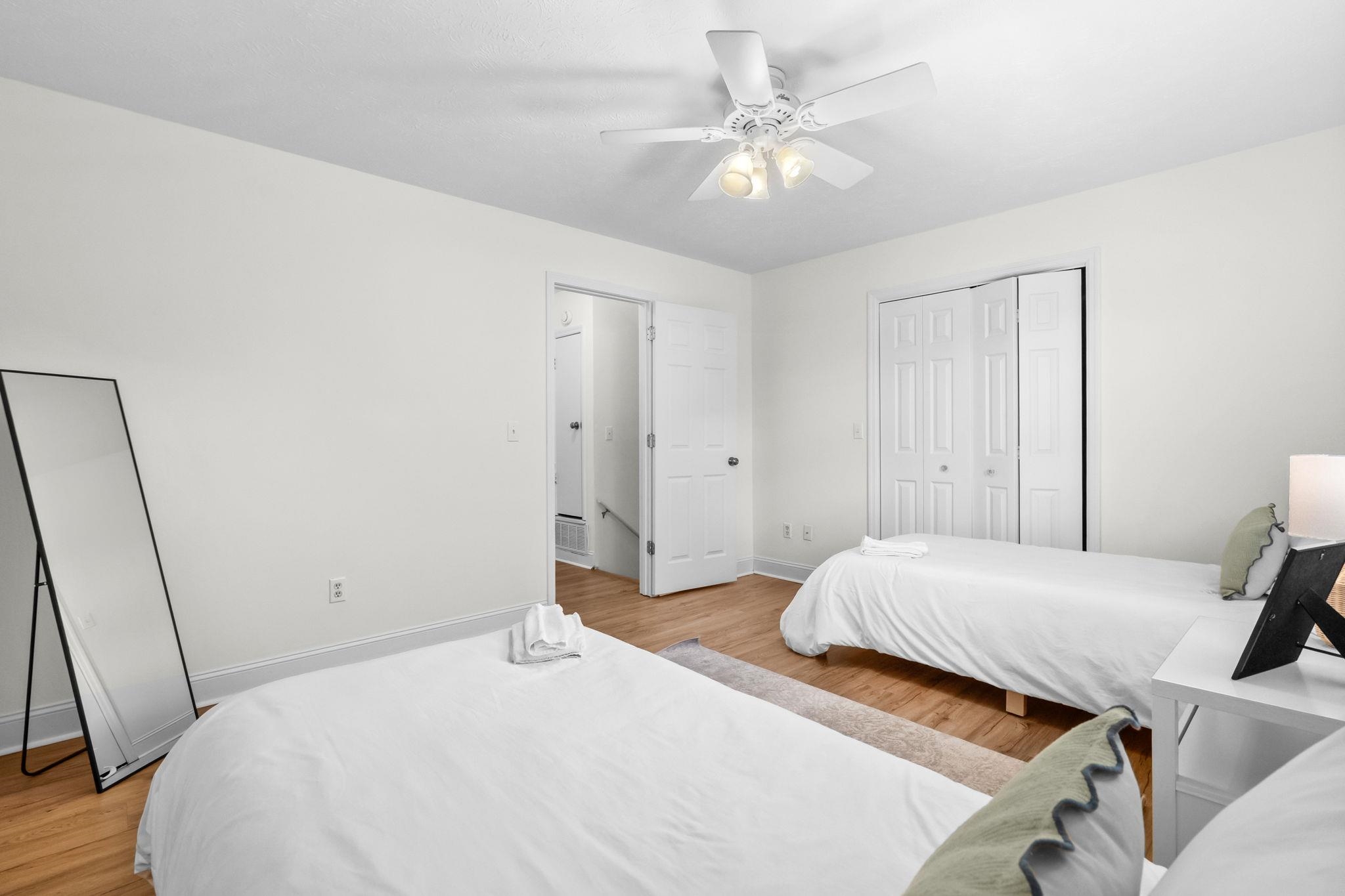 1710-c Edge Dr. Property Photo 47