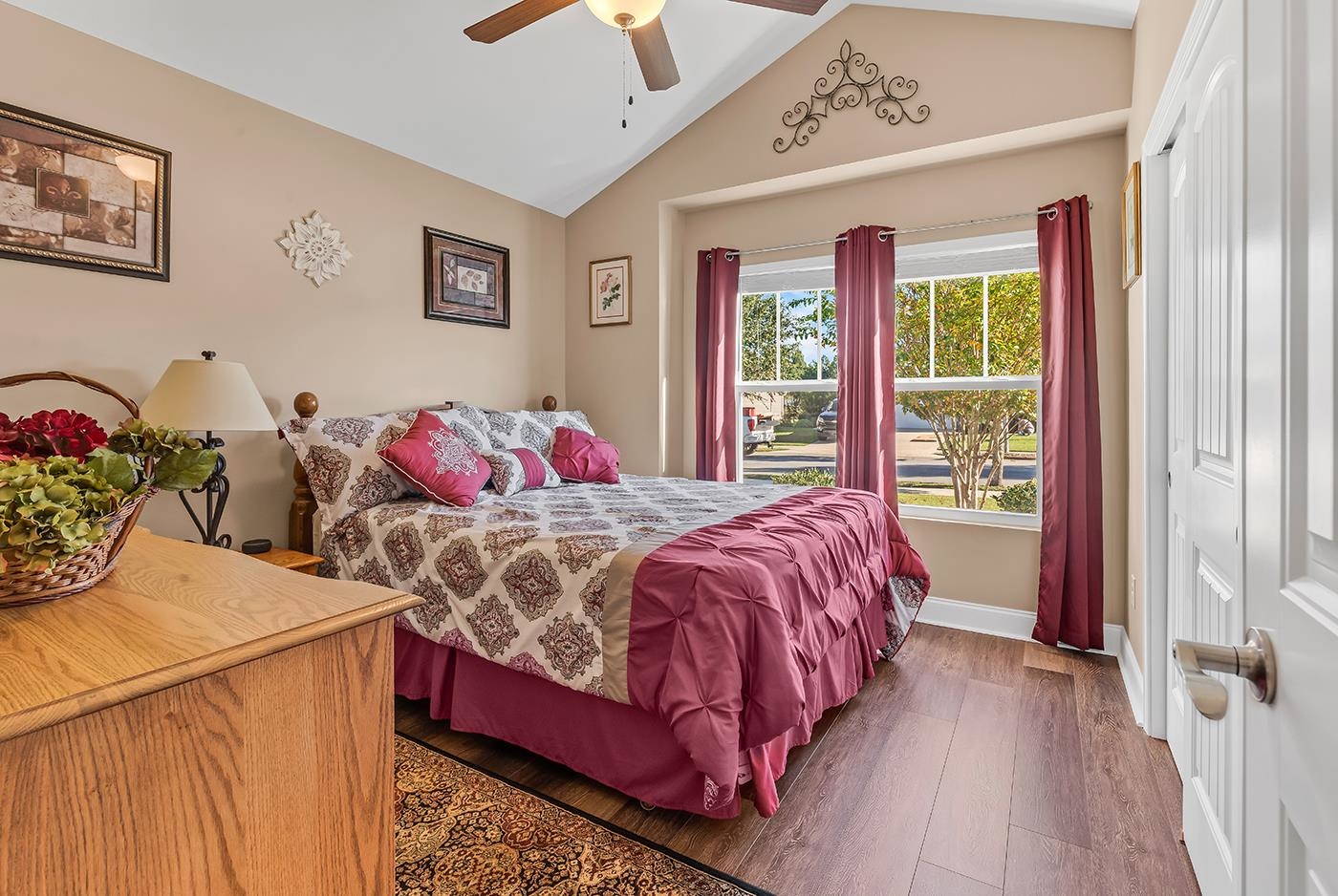 3413 Holly Loop Property Photo 4
