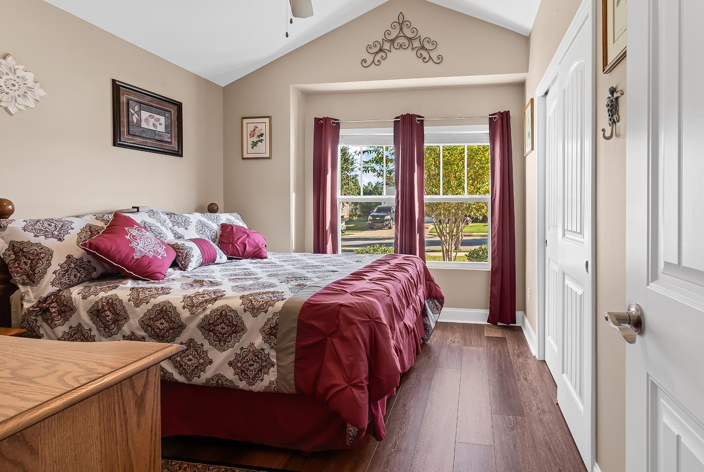 3413 Holly Loop Property Photo 5